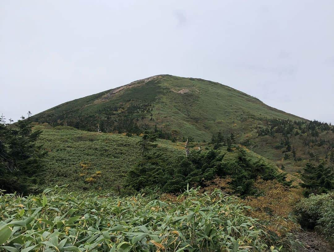 木村卓寛さんのインスタグラム写真 - (木村卓寛Instagram)「キャンプからの登山。 こんなに違う！？」 八甲田山に登ってきました。 厳冬期の八甲田山とは大違い。 雪すごい！ #てんきむちゃんねる #八甲田山 #キャンプからの登山」10月21日 19時22分 - tenshinkimura