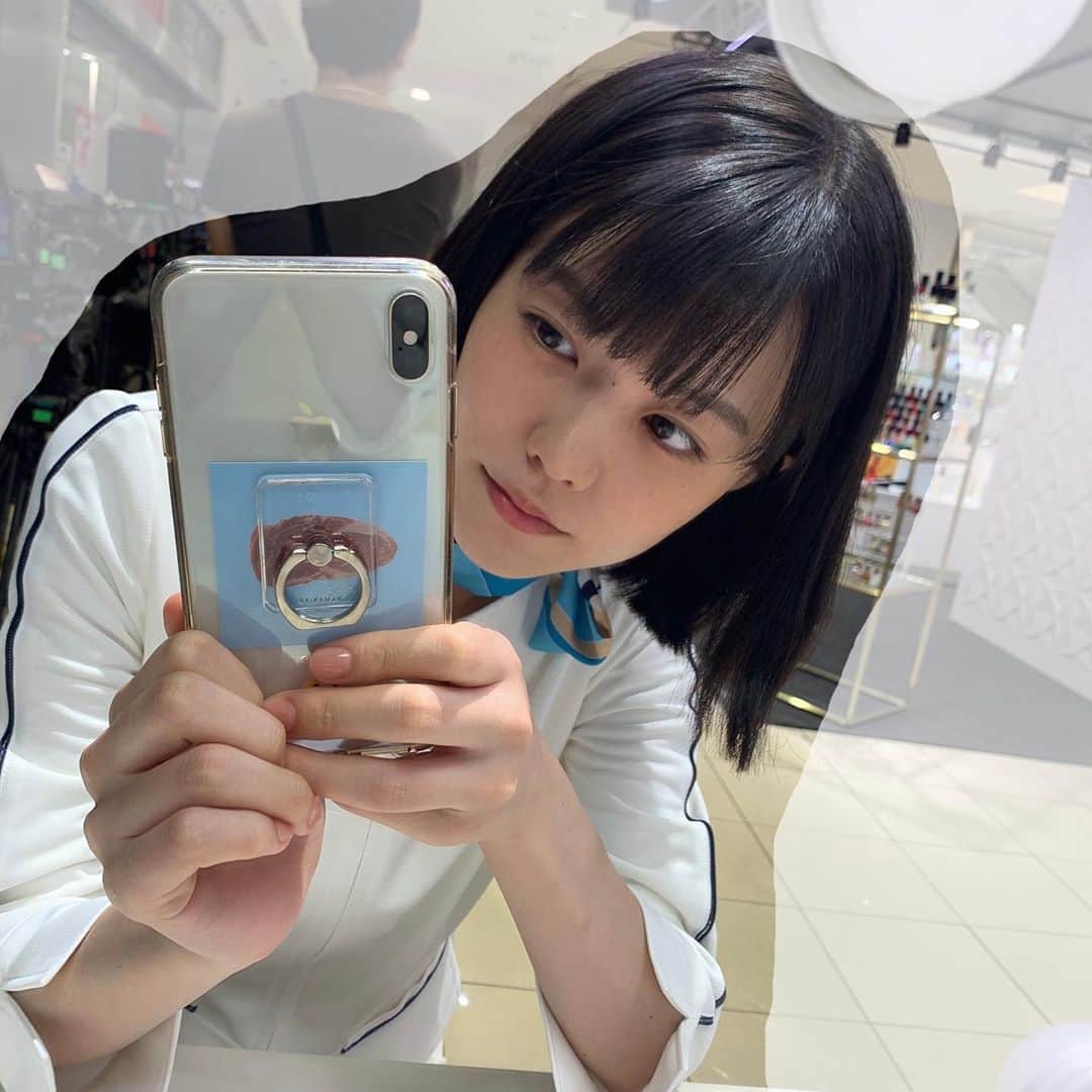 志田彩良のインスタグラム：「・ 今夜は #だから私はメイクする 第3話放送です！ 深い時間ではありますが、 今夜も是非見て頂けたら嬉しいです。  ドラマの公式SNSでは脚本の坪田文さん @tsubofumi が なんでこのコスメを選んだのか、コスメの使い方やポイント などをコスメ愛と共に紹介して下さっているのですが、 放送後にそれを読む事が私の密かな楽しみになっています☺️ 読む事で更に作品の面白みも増して、 もう一度ドラマを見返したくなったり、 実践してみたくなります‼︎ 皆さんも是非~❣️」