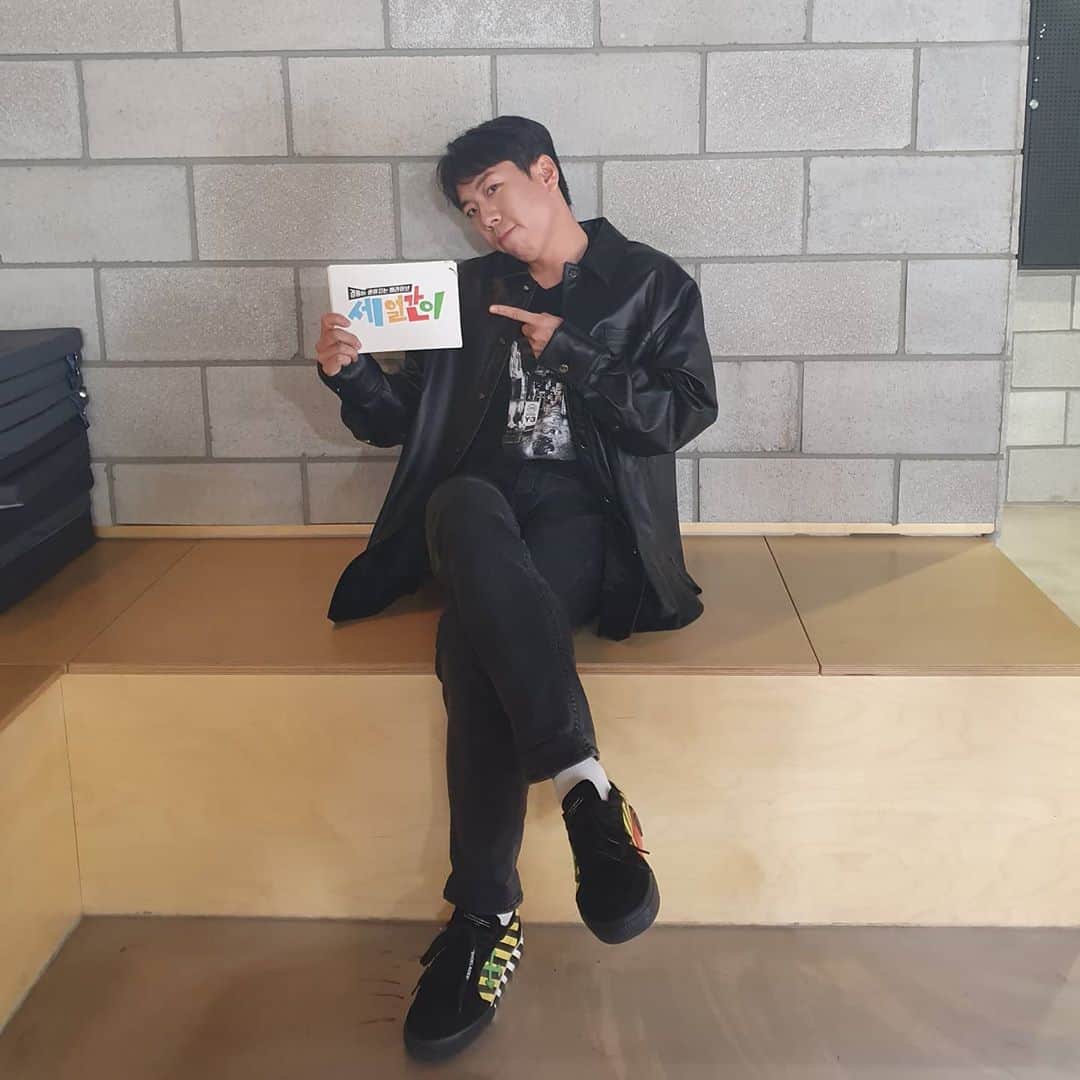 のインスタグラム：「세얼간이 오늘8시 네이버티비에서라이브해요 참여해주세요^^ 10월23일 금요일 저녁에도7시50분 TVN생방송도 많이 봐주세요」