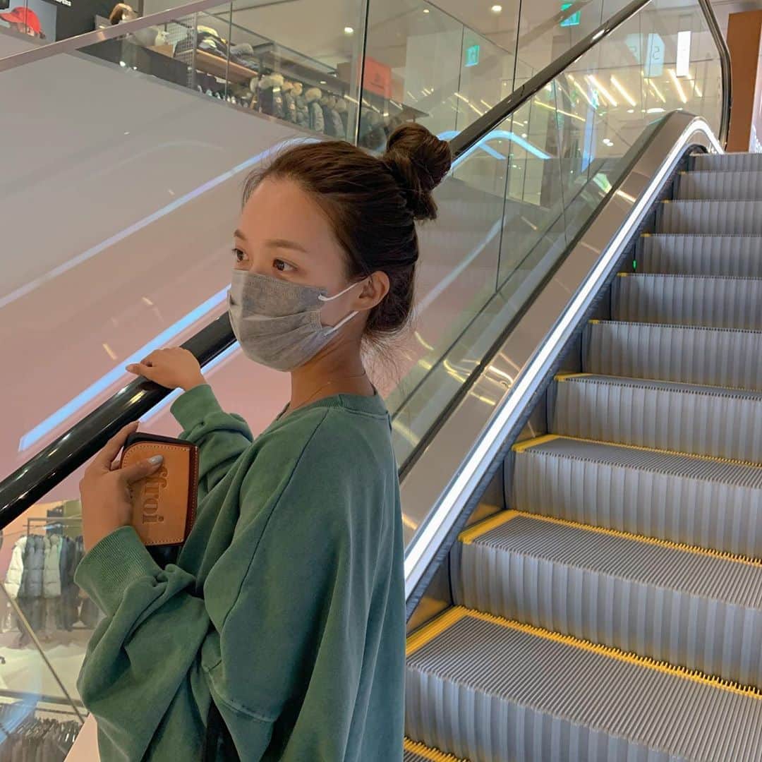キム・ダヘのインスタグラム：「레알 꾸안꾸 정석 짱편해요 진쨔로...」