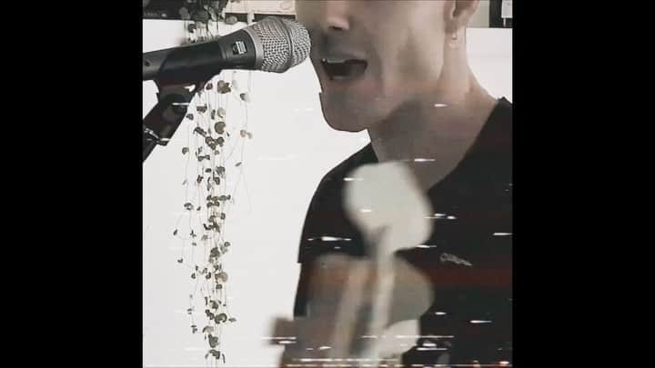THOMAS DAVENPORTのインスタグラム：「OUR NEW SINGLE ‘CHEROPHOBIA’ IS OUT TODAY! Available on all streaming services. Here is a teaser of something to come // LINK IN BIO! ♥️」