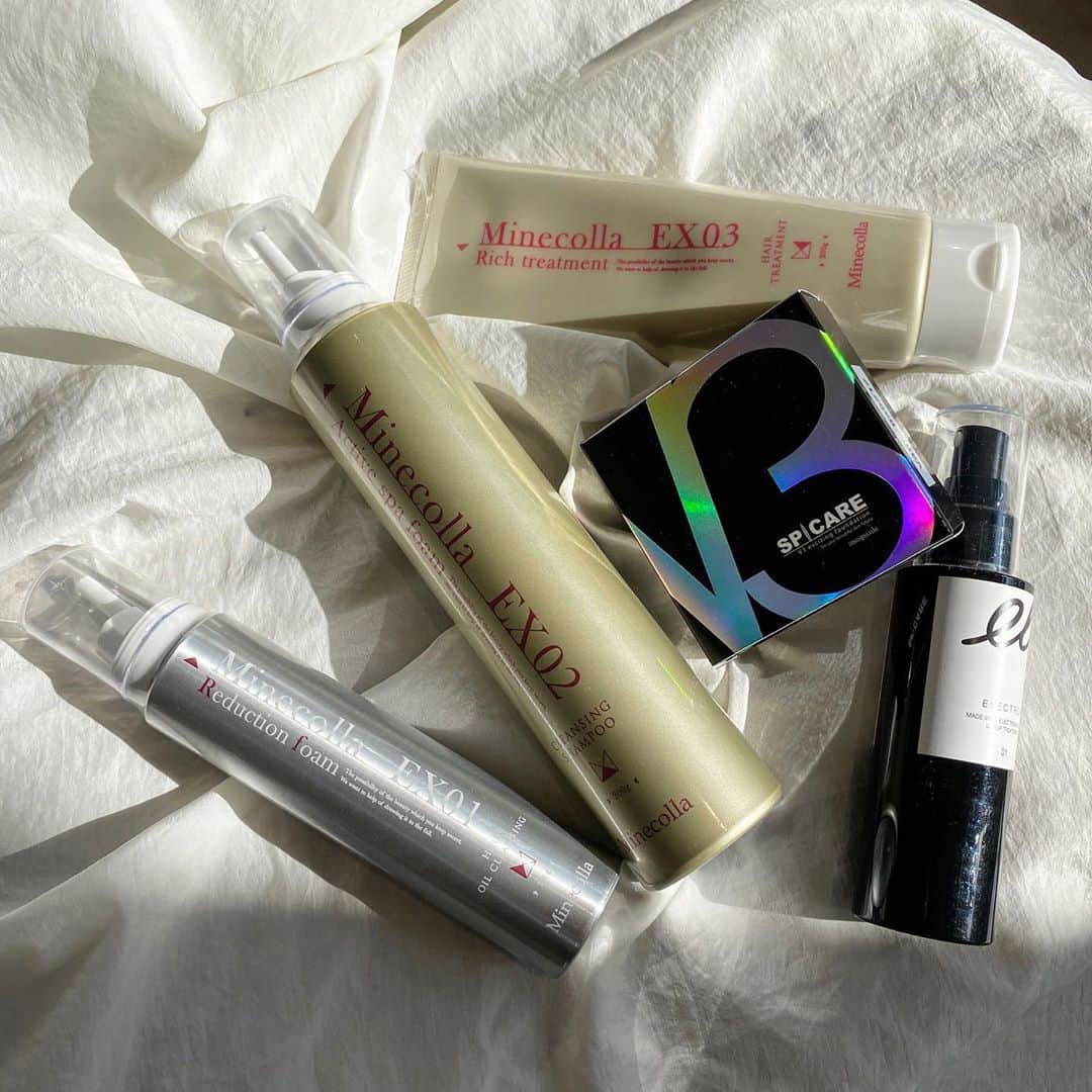 diptyMOILA diptyMOILA のインスタグラム：「ヤバイやつ出ました✨ ミネコラを超えるミネコラ ◇ミネコラEX◇ diptyMOILAにて在庫50セット限りの限定発売♡ ・ ミネコラパーフェクト3 セット価格\¥26500+tax ・ ミネコラパーフェクト3(BIG) セット価格\¥35500+tax ・ 気になる方はお早めにDM下さいませ✉︎ ・ ・ diptyMOILAは、関西で唯一のミネコラコンプリートサロンの証をいただいております✨ ・ 🔸ミネコラコンプリートサロンとは・・・ 数あるミネコラサロンの中でも経験値が豊富で、ミネコラ施術に関して全てミネコラ商材を使用しているプレミアムなサロンです。」