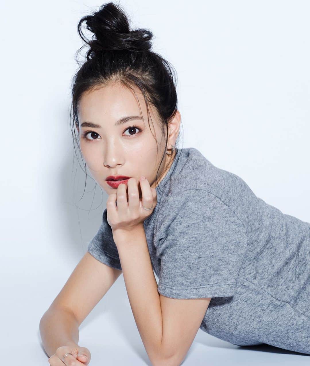 横川莉那のインスタグラム：「. 💋💄 @massa_photo  @hairmake_ms」