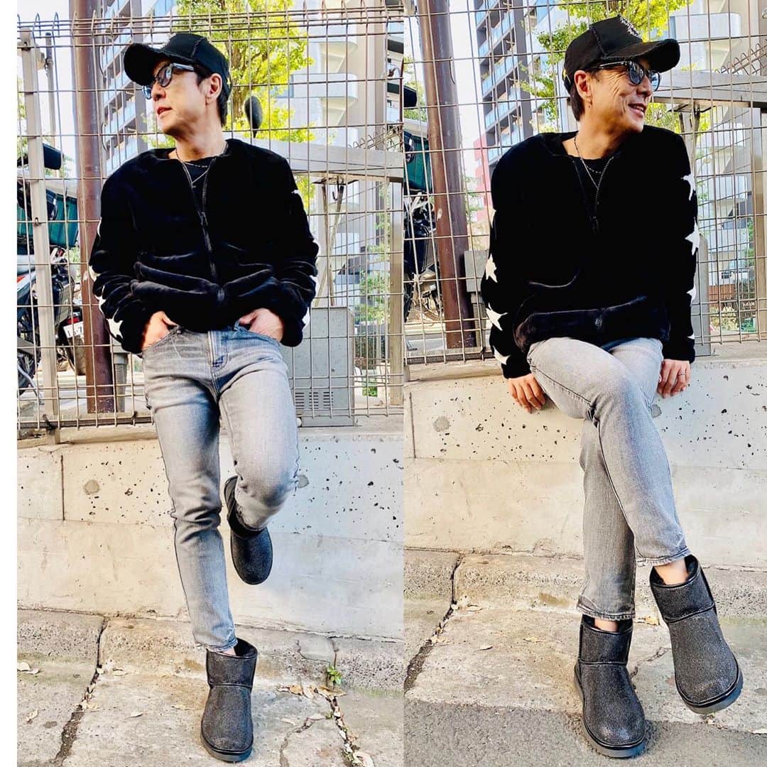 黒田アーサーのインスタグラム：「アンコキーヌ から新発売のキラキラリアルムートンブーツ🤩めちゃくちゃ可愛いです😍💕 #アンコキーヌ  #キラキラリアルムートンブーツ #annecoquine #ナンバーキャップ」