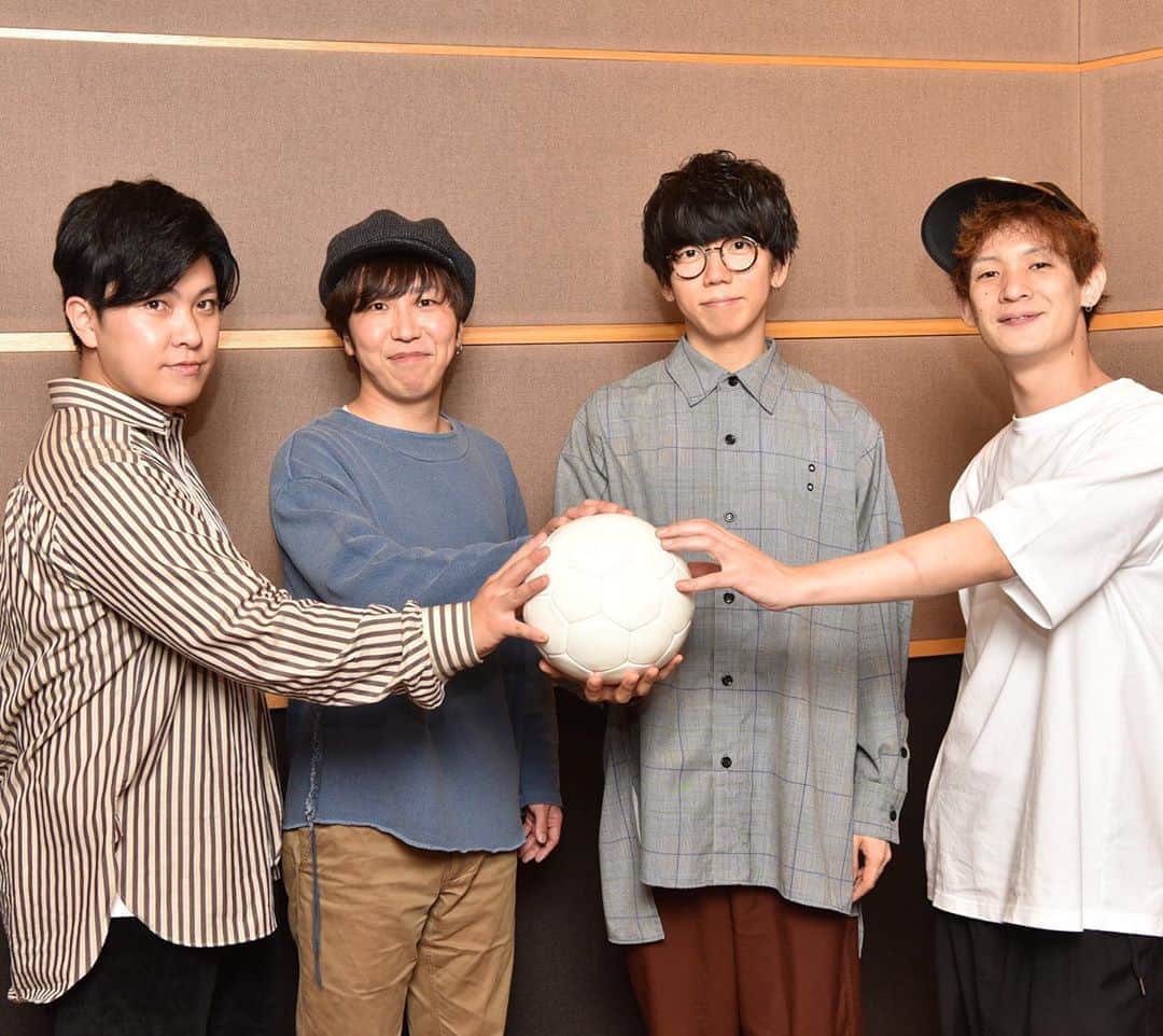 のインスタグラム：「. 第99回高校選手権、応援歌はsumikaの『本音』に決定🎶  📷Photo by NTV  #sumika #応援歌  #第99回全国高校サッカー選手権大会 #高校選手権 #選手権 #キタゼ選手権 #高校サッカー #高校 #冬 #冬の風物詩 #highschool #部活 #football #サッカーキング #⚽️ #サッカー」