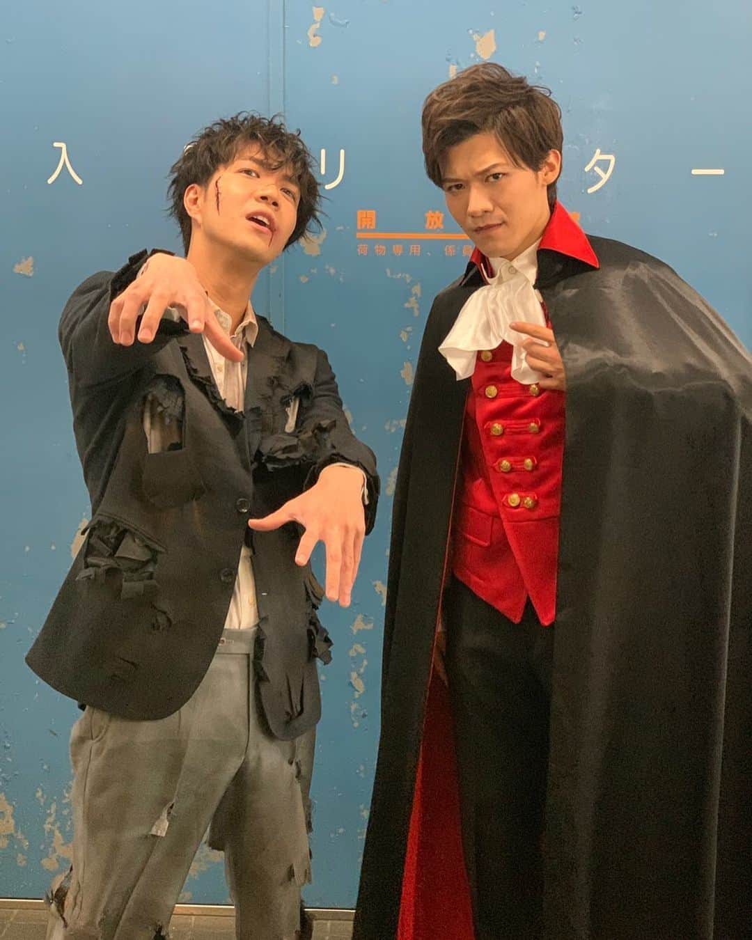 中澤卓也さんのインスタグラム写真 - (中澤卓也Instagram)「今日は「演歌男子。」の収録！今回もなかなかヤバめの神回な気がしますぜ🤔笑　皆さん放送をお楽しみに！楽屋も一緒だったレオンとのツーショット、この写真の真相も放送をご覧ください笑　皆さんお疲れ様でした🙇‍♂️✨ #演歌男子 #ヤバめ #神回 #収録 #お疲れ様でした #新浜レオン さん #日本クラウン #北のたずね人 #中澤卓也」10月21日 20時35分 - takuya_nakazawa.118