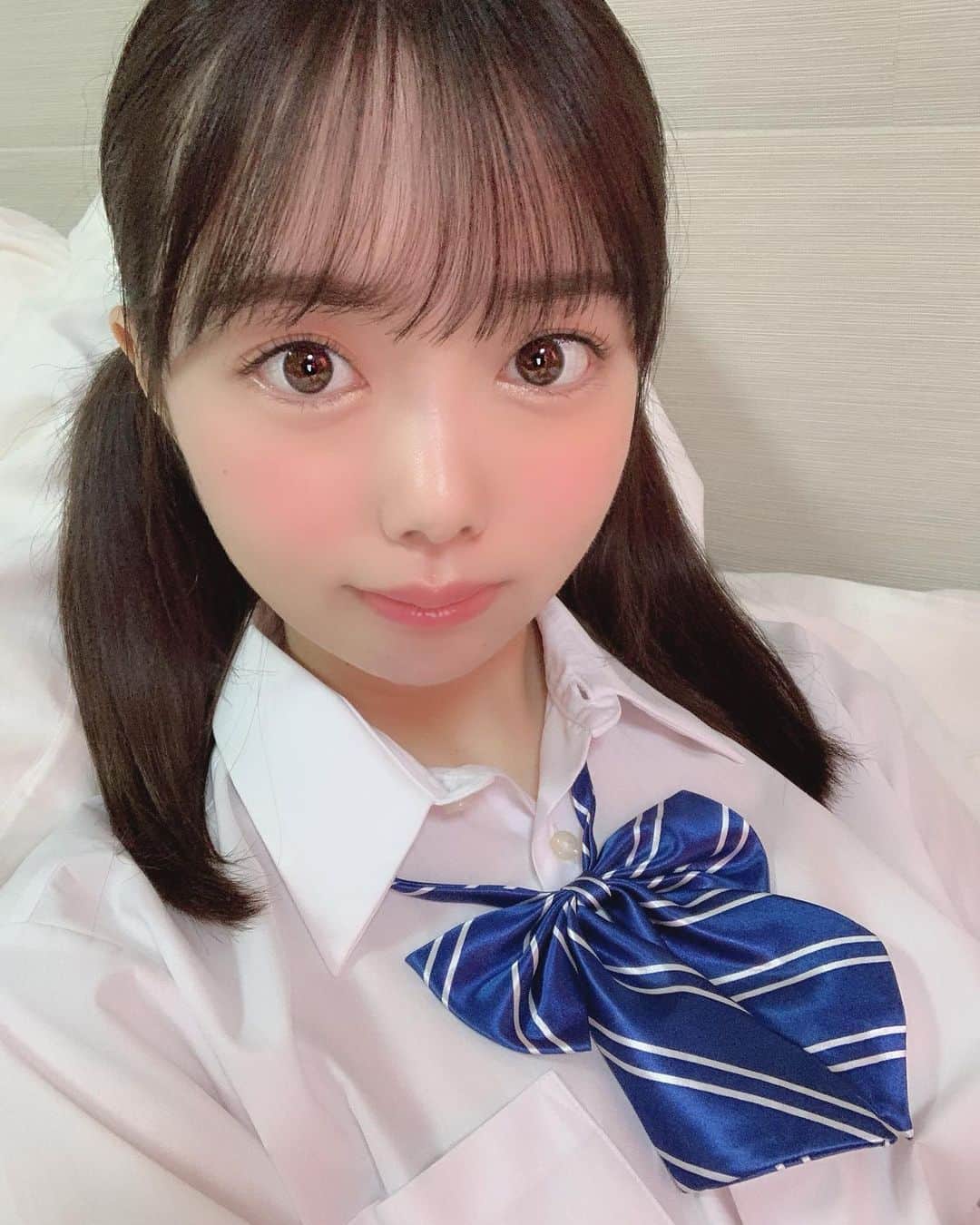 のインスタグラム：「制服×青リボン×ツインテ＝最強🐈🎶 #ソフトオンデマンド #sod #青春時代 #av #av女優」