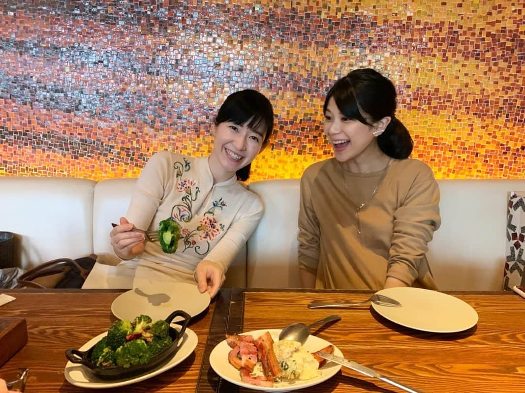 有地佐哉香さんのインスタグラム写真 - (有地佐哉香Instagram)「毎日、会いたい人に会って 食べたいものを食べていたら 一気にお腹と貫禄が出てきました🐷🐷」10月21日 20時57分 - arichi_sayaka