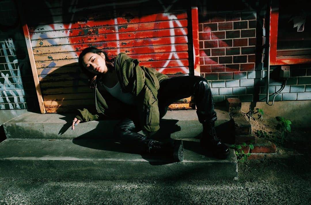 のインスタグラム：「. . . 鬼滅の続きを観てしまう🔥 . . photo..トヲル model..あかり . . #gr_meet_japan」
