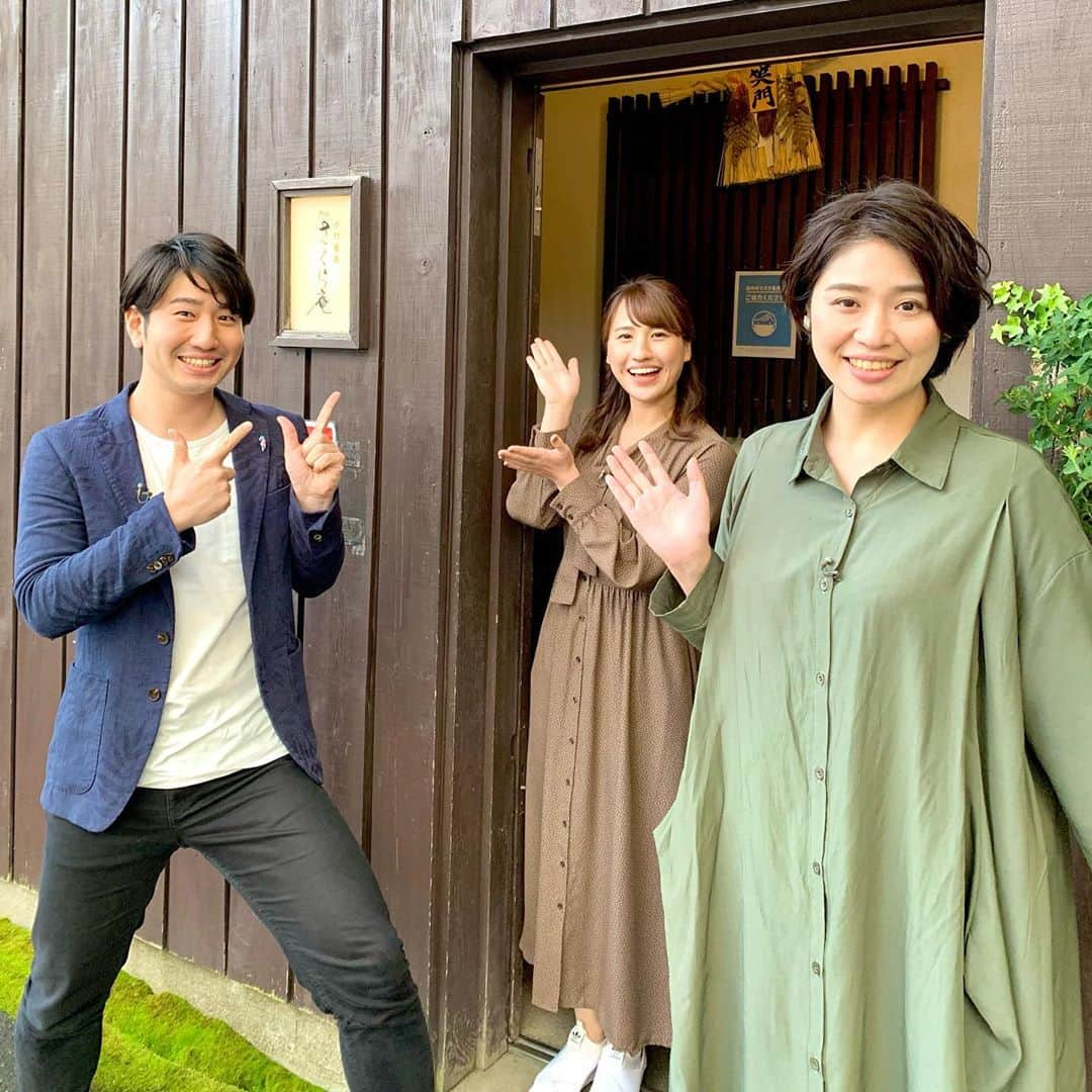 福田太郎さんのインスタグラム写真 - (福田太郎Instagram)「大福福🙆‍♀️🙆‍♂️🙆‍♀️ M-1グランプリ2回戦まで、あと2週間！ 福永アナが、元気飯に連れてってくれました😂 「稽古を頑張る先輩を労って、応援したいんです🙋‍♀️」 って！素敵な後輩を持って、幸せもんですね〜✌️ ⠀ #大野恵 の元気飯 #さくら庵 #鴨セイロ #蕎麦 #福田太郎 の元気飯 #Toshi #山わさび #ハンバーグ #福永裕梨 の元気飯 #Boodeli #ステーキ丼 #🐷 #🐖 #イチモニ！の #福女 は、この秋から新スポーツ担当！ 毎晩 #ファイターズ 戦をチェックして頑張ってます⚾️ #大福 #HTB #アナウンサー #M1グランプリ 挑戦中！ 2週間後に東京で2回戦！鋭意稽古中！#北海道 予選突破」10月21日 20時54分 - htb_tarofukuda