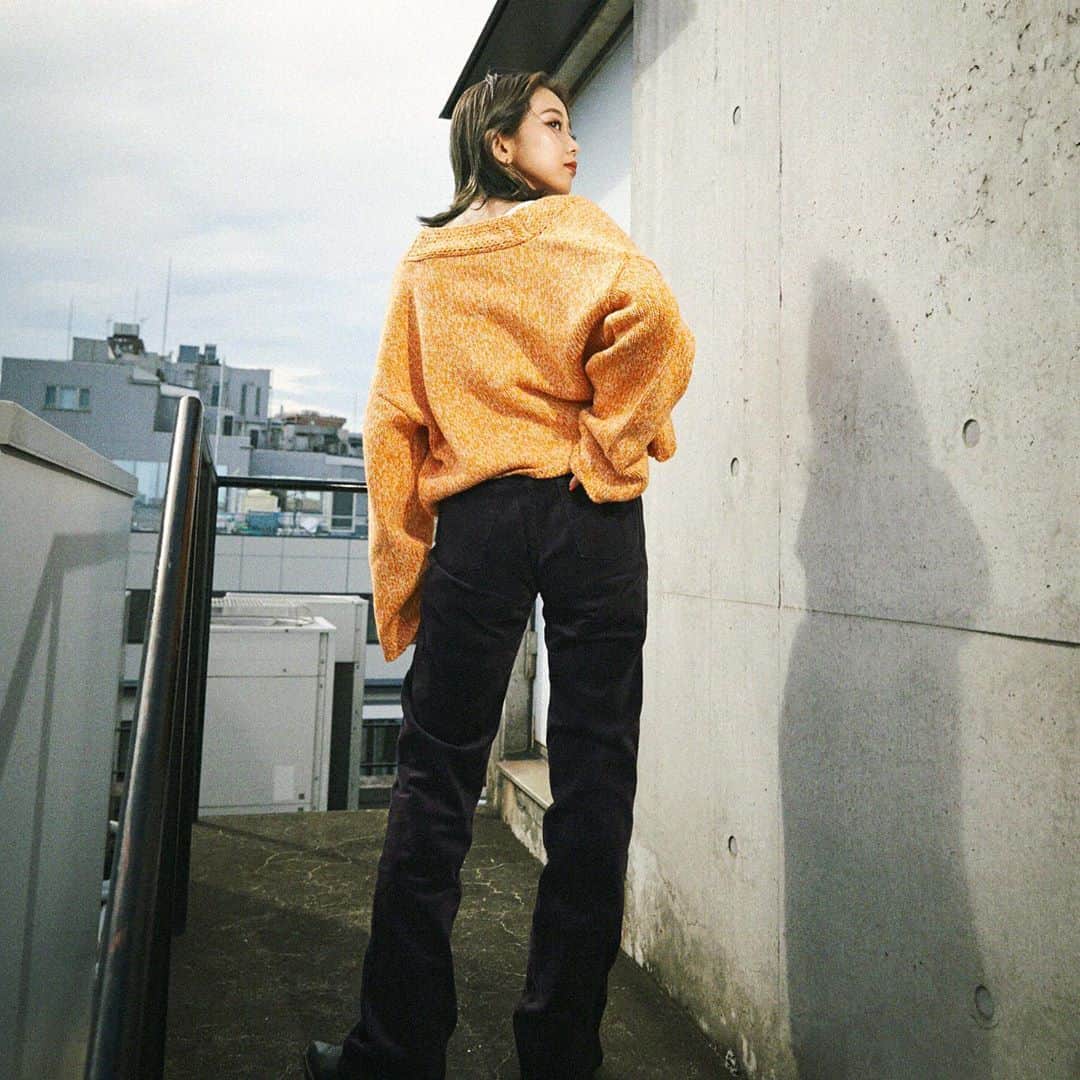 のインスタグラム：「ㅤㅤㅤㅤㅤㅤㅤㅤㅤㅤㅤㅤㅤ 10/21本日からZOZOTOWNで　 @ym.you_and_me × namiのアイテムが発売開始しました！！  今回はトップス3型の発売になります🍊 いまリアルに着てもらえるアイテムになってるよ☺︎  これからまだまだ可愛い洋服やアクセ類も発売するから是非チェックしてみてね👀」
