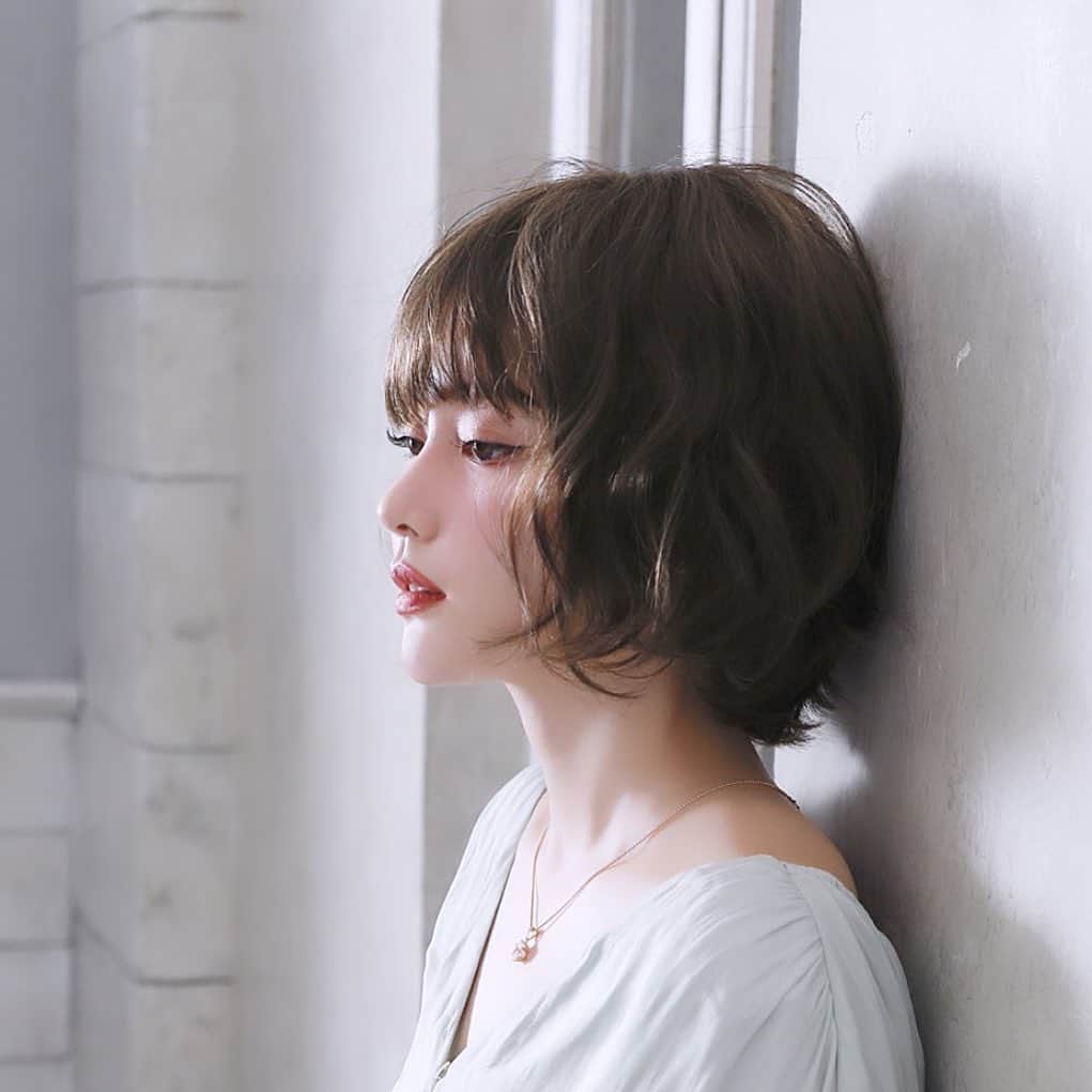 minari_224のインスタグラム：「⑅ まつげ美容液、 寝る前に塗るみたいだけど、寝てるとき涙出やすいし目こすっちゃうから、お昼に塗るようにしてます☺️☕️ 使ってるのはEGUTAMだけど、最近効果あって有名なもの多いね🧸 EGUTAM、ネットは定価より高いし、本物か分からないから、サロンで買う事をオススメします🐰🍦 . 写真はマツエク付けてるし関係ないけど #prisila さん🥰」