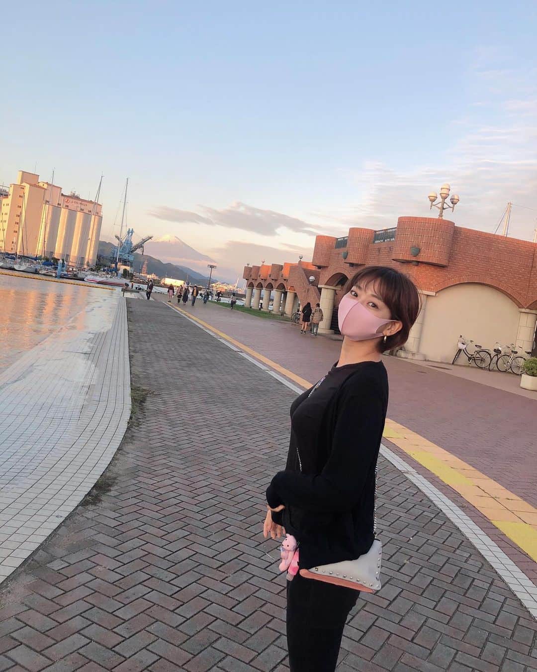 指出瑞貴さんのインスタグラム写真 - (指出瑞貴Instagram)「最近のお疲れモードからプチリフレッシュ〜🗻いい景色は心も豊かになります🐒❤️もう寒いね、、静岡はあったかいー🌞」10月21日 21時24分 - sashidemizuki
