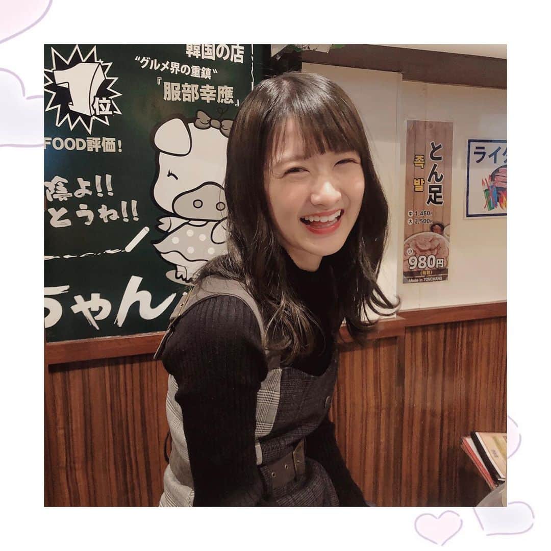 葉月智子のインスタグラム：「. なんでかは覚えてないけどすごく笑ってる🤣 . それよりも後ろの #とん足 が気になる…笑 #笑顔 #smile #followme #japanese #girl #selfie #좋아요　#팔로미　#팔로우미 #葉月智子 #ちょもちゃん  #Chomostagram」