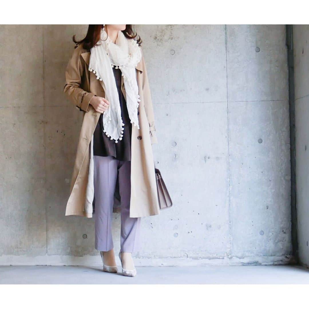 htrkmkのインスタグラム：「【シルエット変更でやっと履けたUNIQLOパンツ】  ╭☞イラスト解説はswipe╭☞  木曜日まで期間限定価格中の スマートアンクルパンツ  前から大人気のアイテムですが 骨格的に綺麗に履けなくて ずーっと諦めてたのが 今回、名前変更とともにシルエットも変わってて ついに履けたーー！！  ＊＊＊  tops @sweet.and.sheep  pants @uniqlo  coat @deuxiemeclasse  bag @yvessantlaurent.america  shoes @dianashoespress  詳細は @htrkmk blogまで✎☡  ＊＊＊  #スマートアンクルパンツ  #ユニクロコーデ #ユニクロ #ユニクロ購入品  #ユニクロきれいめ部  #トレンチコート  #サックドジュール  #サテンブラウス  #きれいめコーデ  #通勤コーデ  #アラサーコーデ  #30代ファッション  #30代コーデ  #キレイめカジュアル #いいね返し」