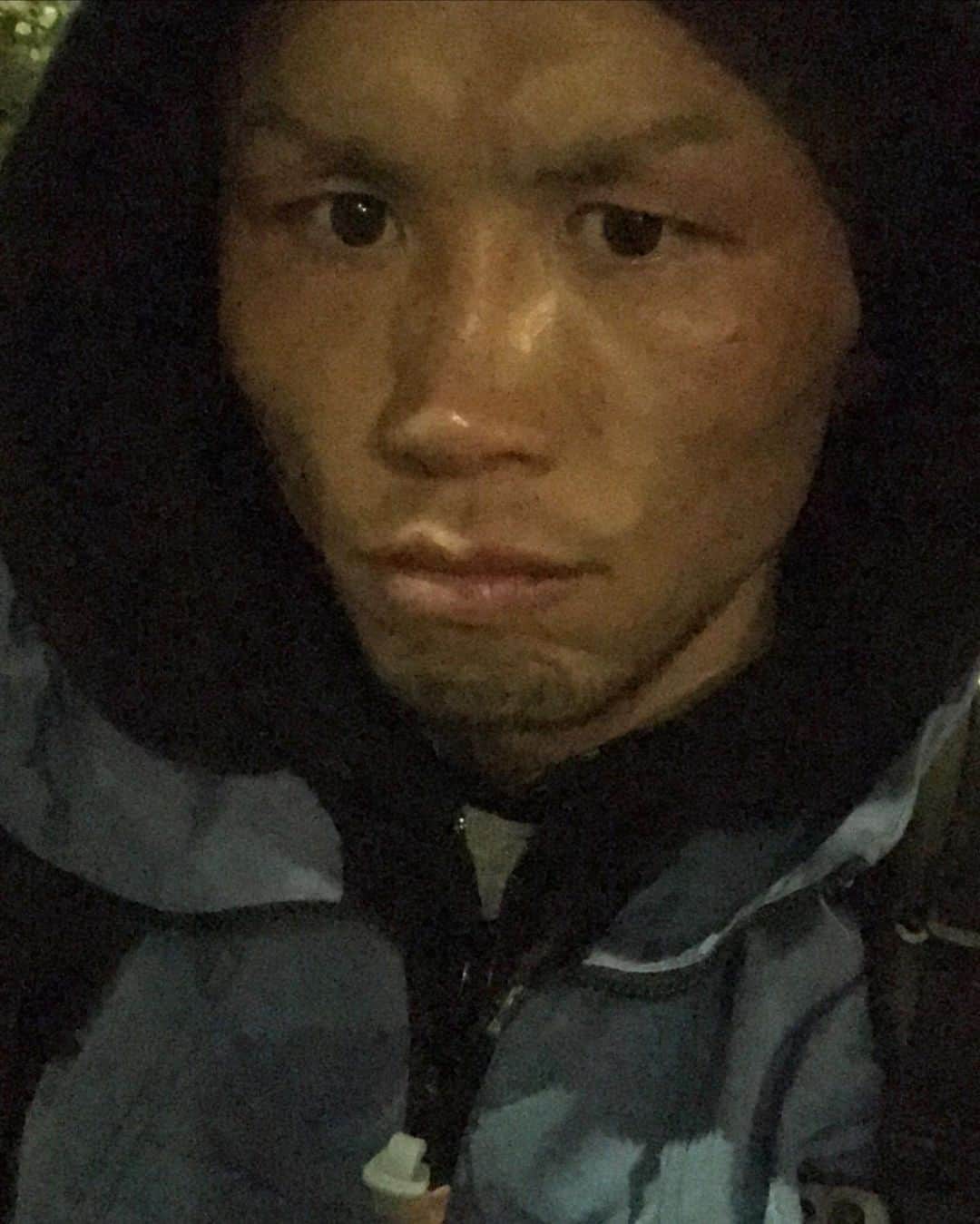 裕樹のインスタグラム：「急遽打ち合わせ入ったけど、少し動けた🤏  南部さん、助かりました〜😃  体重57.4kg  57kg契約でも良かったな。  そっちの方が、もっと強い天心と戦えたやろうな。  まっ、とりあえず、あと1週間と少し‼️  気を抜かず調整する  村本くん、ヨシオ、川崎さん。  激励賞ありがとうございます。  頑張るぞぉ〜👍✨」
