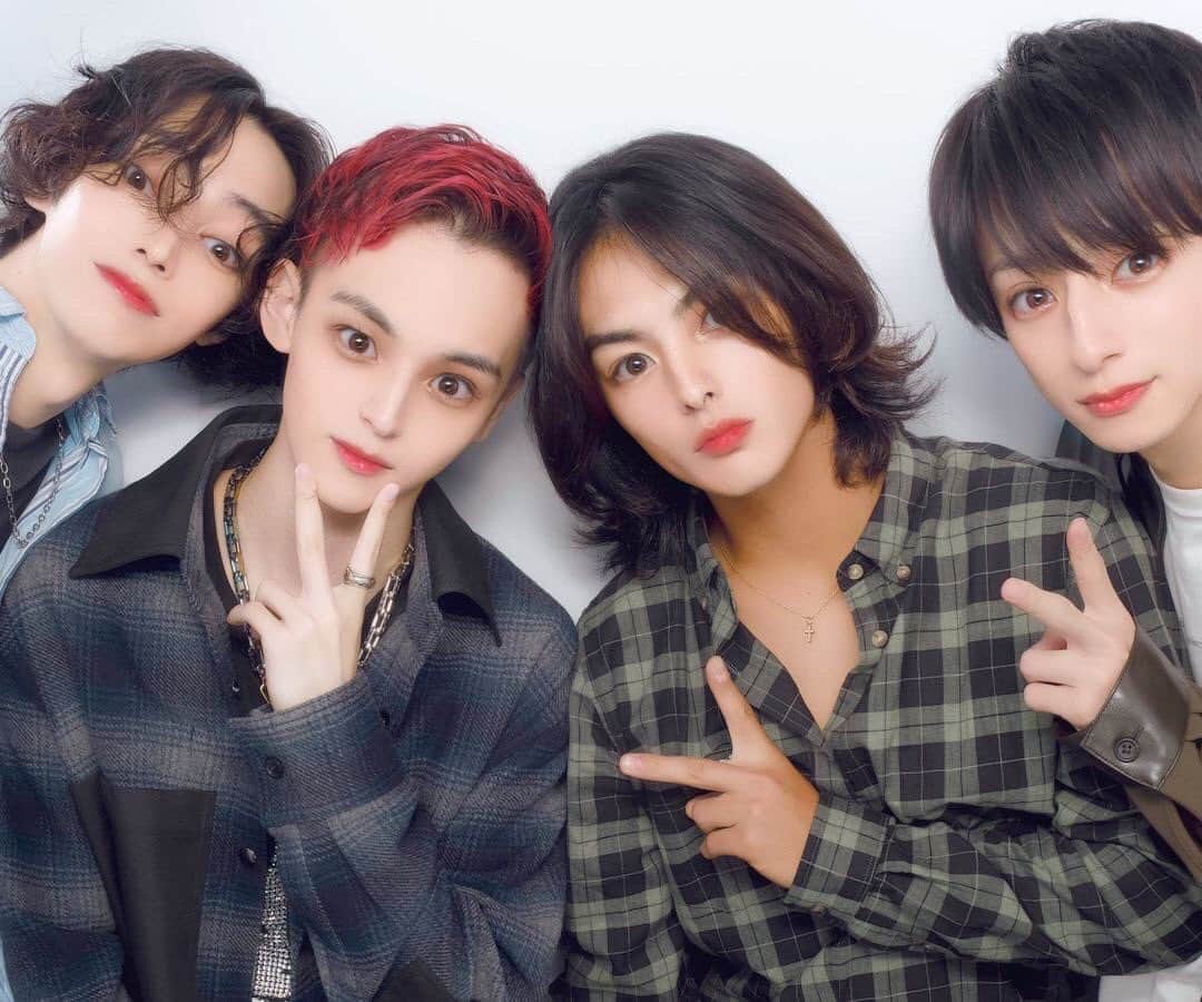 岡田翔大郎のインスタグラム：「. #オレイス #曽田応援団 #副音声企画観てね」