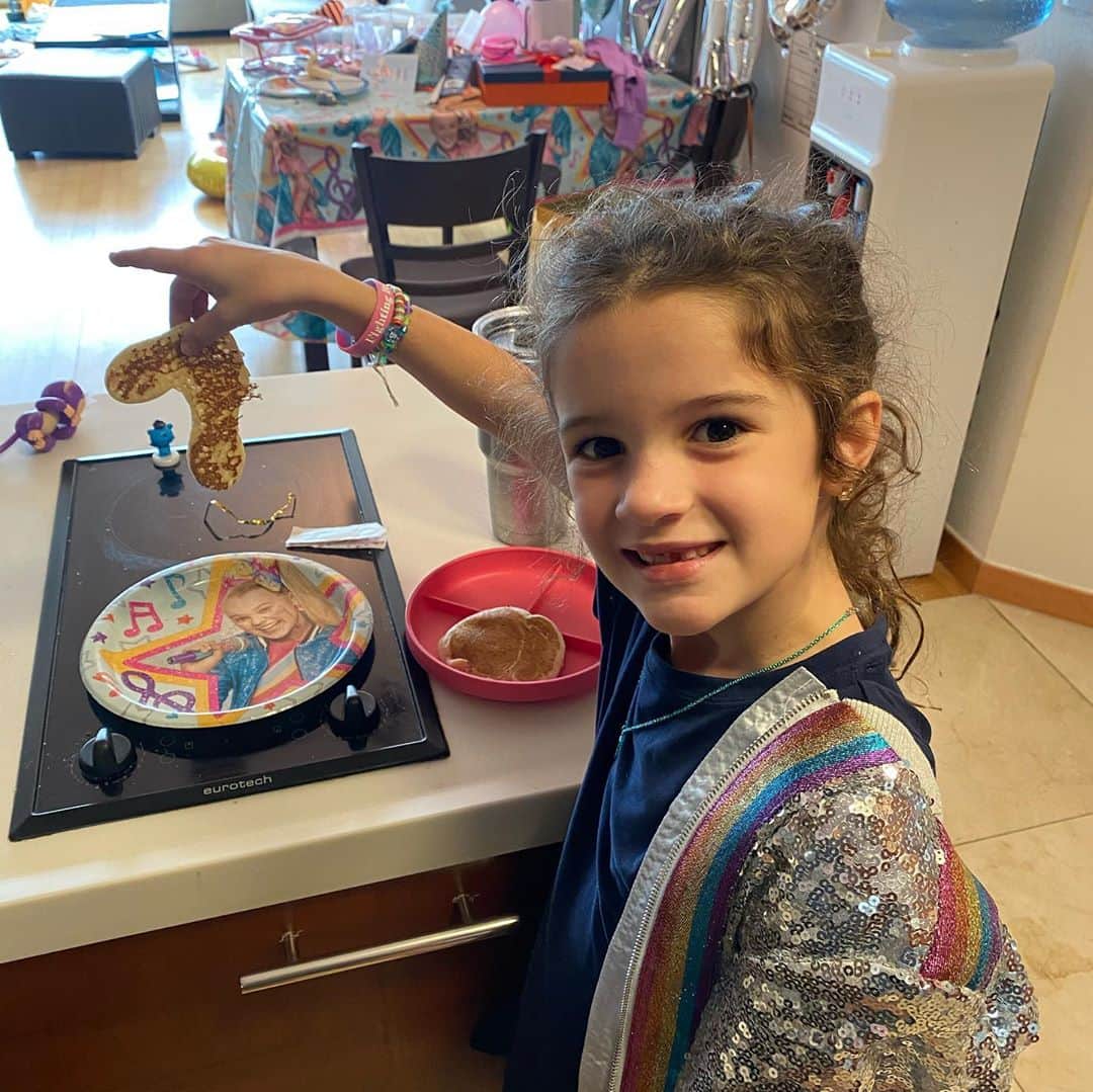ジェイク・ブリガムのインスタグラム：「I can’t believe my little girl is 7! You bring so much joy to this family every day! Happy birthday my sweet Stella bug! I love you so much, and so proud to be your daddy.」
