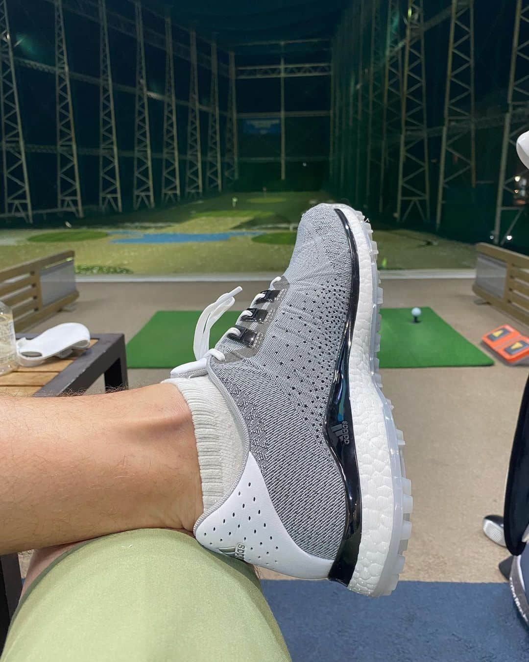 森豪士さんのインスタグラム写真 - (森豪士Instagram)「. 久しぶりにお天気最高ゴルフ⛳️☀️ スコアが良けりゃなお最高なんだけど🤣  最近はadidasのツアー360とコードカオスをよく履いてるんだけど、個人的には写真の後半に載せてるツアー360がかなり調子良し👍🏽👍🏽 しっかりホールドしてくれるし、ほどよく足になじんで痛くならない！！ こんなゴルフシューズを待ってましたって感じ🤔 でもコードカオスも捨てがたいけど… 試しに履いたら良さが分かります😏 #adidas頂上決戦 #コードカオスvsツアー360 #コードカオス #ツアー360 #アディダスゴルフ #giftedbyadidas  #ゴルフ男子」10月21日 21時52分 - tsuyoshimori