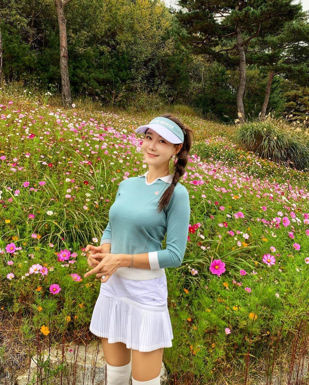 チェ・スルギさんのインスタグラム写真 - (チェ・スルギInstagram)「.  자꾸  꽃이 죠아져서 큰일이다  🌺🌸🌼  . . . @lecoqgolf_kr  #르꼬끄골프」10月21日 21時55分 - angel9028