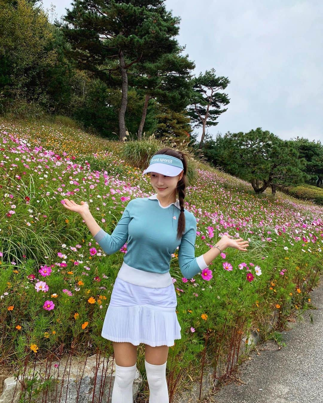 チェ・スルギさんのインスタグラム写真 - (チェ・スルギInstagram)「.  자꾸  꽃이 죠아져서 큰일이다  🌺🌸🌼  . . . @lecoqgolf_kr  #르꼬끄골프」10月21日 21時55分 - angel9028