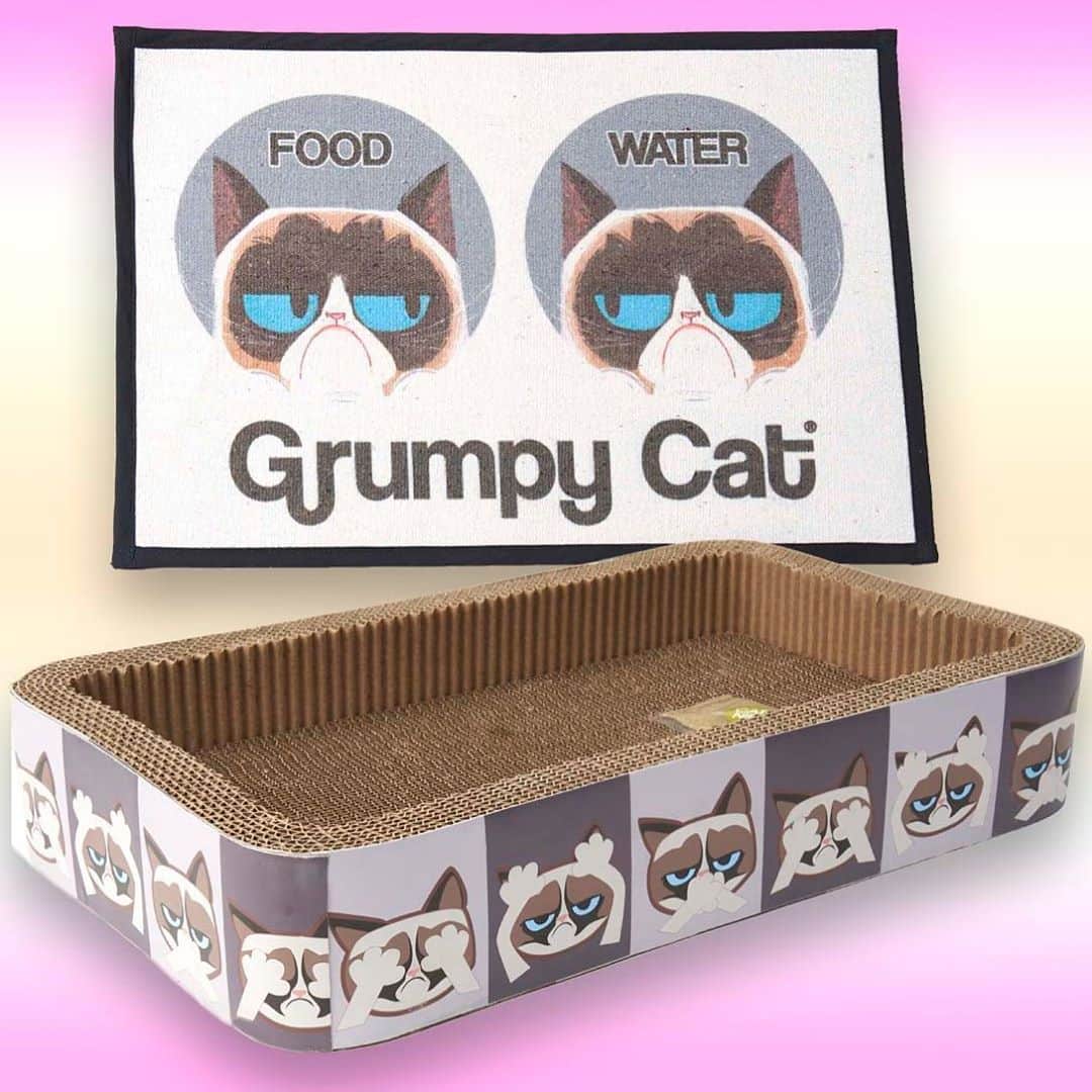 Grumpy Catさんのインスタグラム写真 - (Grumpy CatInstagram)「Face it. Your pets rule the house.   Keep your pets just the right amount of grumpy with Official Grumpy Cat Pet Accessories from PetRageous!  Entire Line Available Here: http://grumpy.cat/gcpetrageous (Link in bio)   #pet #petsofinstagram #pets #petlovers #petstagram #petfriendly #petlife #petlover #grumpycat #grumpy #cat #catsofinstagram #catlife #catlovers #cats #catstagram #cats_of_instagram #cats🐱 #catworld #cats_of_instworld #dog #dogsofinstagram #doglife #doglife #doglovers #dogs #dogstagram #dogoftheday #doglover #dogsofinsta #dogmom」10月22日 8時53分 - realgrumpycat