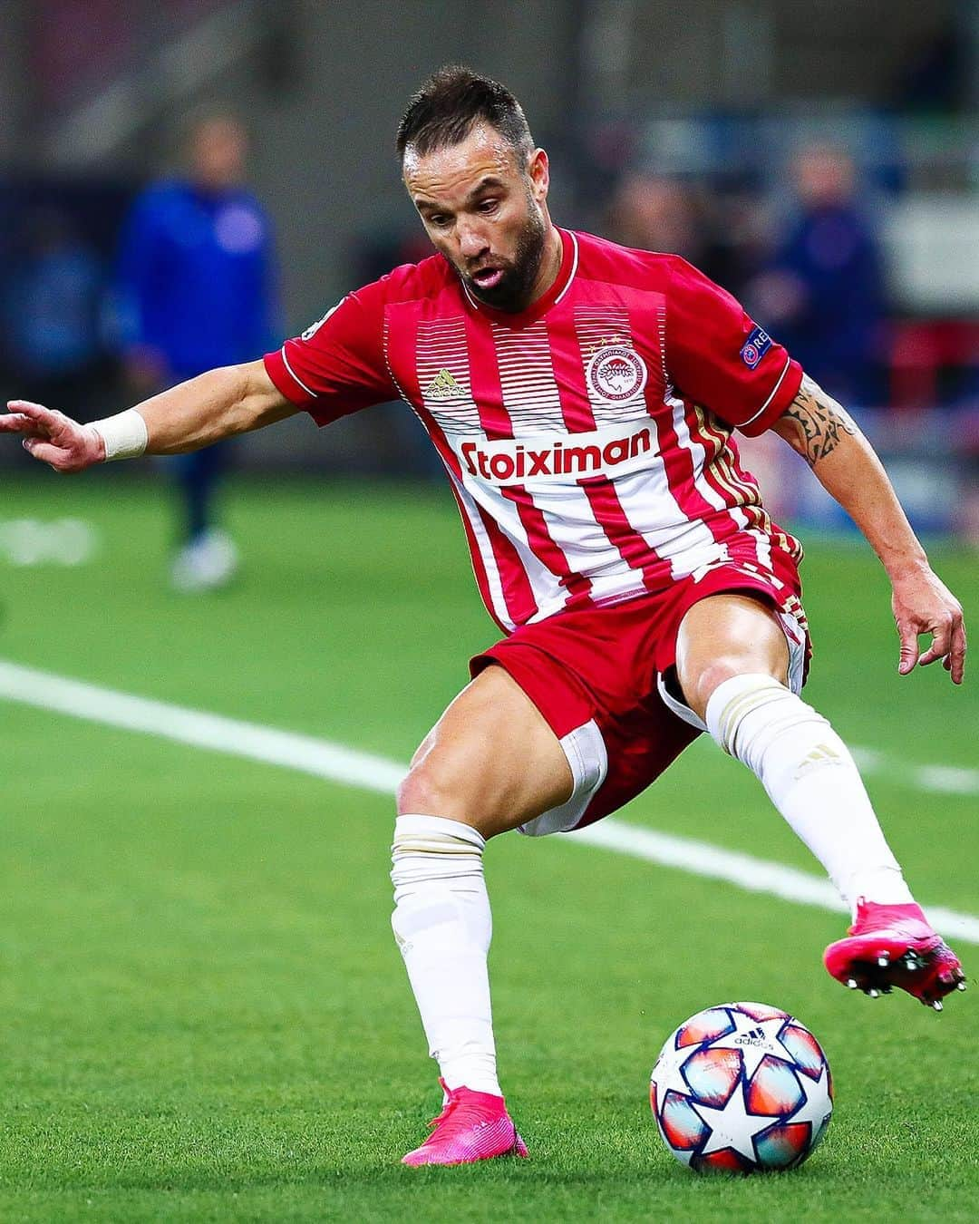 マテュー・ヴァルブエナさんのインスタグラム写真 - (マテュー・ヴァルブエナInstagram)「Great performance and a well deserved victory tonight 🔥 #UCL #WeKeepOnDreaming @olympiacosfc @championsleague」10月22日 7時26分 - mv28_officiel