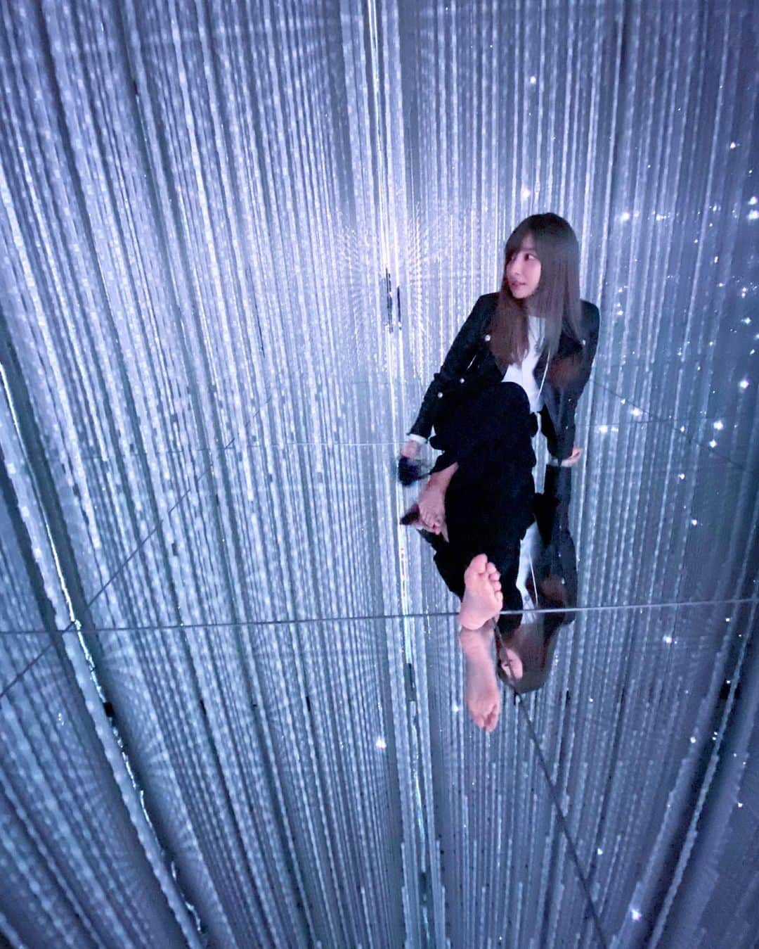 五位渕のぞみさんのインスタグラム写真 - (五位渕のぞみInstagram)「#teamLabPlanets TOKYOへ⭐️🌈✨ @teamlab.planets @teamlab  豊洲にある「水に入るミュージアム」 フォトジェニックな空間に感動しっぱなしでした😭💓✨✨ ㅤㅤㅤㅤㅤㅤㅤㅤㅤ  💙teamLab Planets TOKYO💙 東京都江東区豊洲6-1-16 （新豊洲駅の目の前） ㅤㅤㅤㅤㅤㅤㅤㅤㅤ ✅開催期間 開催中～2022年末までの期間限定 ㅤㅤㅤㅤㅤㅤㅤㅤㅤ ✅営業時間 平日　10:00～19:00 休日　9:00～19:00 ㅤㅤㅤㅤㅤㅤㅤㅤㅤ ✅料金 ＜2020/6/13～入場分＞エントランスパス 大人（18歳以上）：3,200円 学割（大学生・専門学生）：2,500円 学割（中学生・高校生）：2,000円 小人（4歳～12歳）：800円 シニア（65歳以上）：2,400円 障がい者割引：1,600円 ㅤㅤㅤㅤㅤㅤㅤㅤㅤ ————————————————————————  🎫お得なクーポン🎫 ㅤㅤㅤㅤㅤㅤㅤㅤㅤ 公式サイトにて使用できる期間限定クーポンで チケット代30%OFF！大人チケットの場合、　3,200円→2,240円に！！  ▼クーポンコード planets  ▼対象入場期間 2020/10/1(木)~2021/2/28(日)  ▼使用方法： チームラボプラネッツ（豊洲）の公式サイトで チケット購入時にクーポンコード「planets」を 入力し「適用」ボタンを押すと、割引価格で購入可😭ㅤㅤㅤㅤㅤㅤㅤㅤㅤㅤㅤㅤㅤㅤㅤㅤㅤㅤ 東京に２つのチームラボ💫 💟地図のないミュージアム(お台場) 　　👉「チームラボボーダレス」 💟水に入るミュージアム(豊洲） 　　👉チームラボプラネッツ ㅤㅤㅤㅤㅤㅤㅤㅤㅤ ㅤㅤㅤㅤㅤㅤㅤㅤㅤ お台場と豊洲の2つの「チームラボ」は 「お台場は子ども向け、豊洲は大人向け」と聞くのですが、豊洲も水に入る作品があるなどお子さんでも 十分楽しめる空間だなぁーと思いました👦💗👧 ㅤㅤㅤㅤㅤㅤㅤㅤㅤ 両方のアート世界を体感してみるのも良さそ🥰❤️ ㅤㅤㅤㅤㅤㅤㅤㅤㅤ 足の骨折が治ったらゼッタイお台場も行きたい😆🎶 ㅤㅤㅤㅤㅤㅤㅤㅤㅤ ㅤㅤㅤㅤㅤㅤㅤㅤㅤ ㅤㅤㅤㅤㅤㅤㅤㅤㅤ  ㅤㅤㅤㅤㅤㅤㅤㅤㅤ ㅤㅤㅤㅤㅤㅤㅤㅤㅤ ㅤㅤㅤㅤㅤㅤㅤㅤㅤ  ㅤㅤㅤㅤㅤㅤㅤㅤㅤ ㅤㅤㅤㅤㅤㅤㅤㅤㅤ ㅤㅤㅤㅤㅤㅤㅤㅤㅤ  ㅤㅤㅤㅤㅤㅤㅤㅤㅤ ㅤㅤㅤㅤㅤㅤㅤㅤㅤ ㅤㅤㅤㅤㅤㅤㅤㅤㅤ  #チームラボプラネッツ #チームラボ豊洲 #pr #トリドリベース #豊洲 #新豊洲 #フォトジェニック #팀랩 #팀랩라이프 #art #digitalart #waterart #japan #visitjapan #tokyo #toyosu #instaart #photogenic #teamLabBorderless #teamLab无界 #teamLab无界上海 #teamLabShanghai #デジタルアート #デートスポット #チームラボボーダレス #豊洲デート @teamlab_borderless @teamlab.planets @teamlab_borderless_shanghai」10月22日 7時19分 - nonnon0319