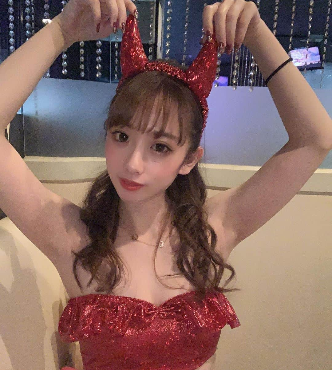 立花みかさんのインスタグラム写真 - (立花みかInstagram)「TikTokの萌え萌えきゅんwowみたいな曲が頭から離れない  #likeforlikes #likeforlikes #いいね返し #いいねした人全員フォローする #キャバ嬢 #三河#安城#愛知#名古屋#錦#六本木#歌舞伎#北新地#ススキノ#キャバクラヘアセット#シャンパン#ソレイユ#SOLEIL#立花みか#出勤#キャバクラ#20歳」10月22日 7時50分 - mika71677