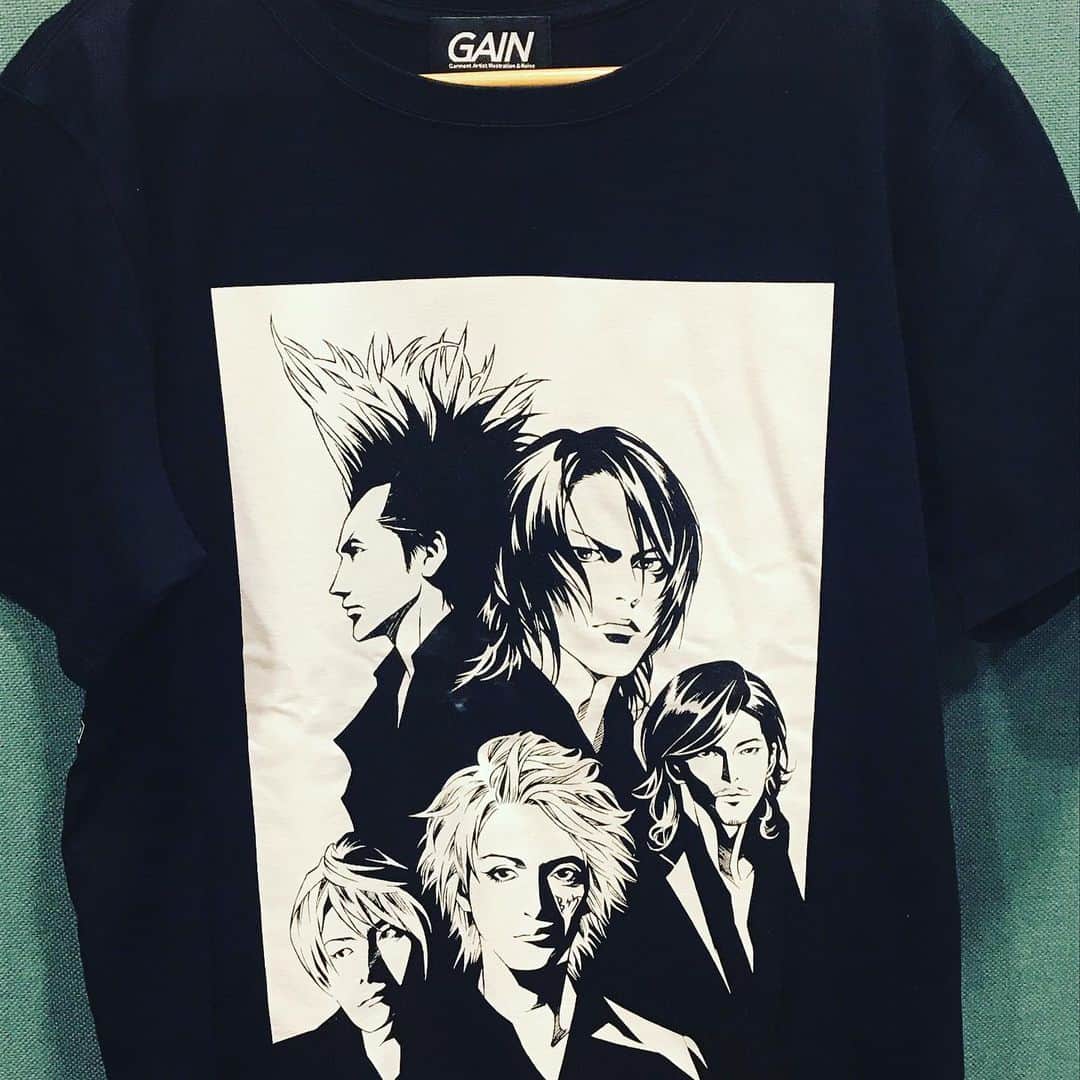 今井寿さんのインスタグラム写真 - (今井寿Instagram)「#上條淳士×BUCK-TICK #コラボレーション #Tシャツ #上條淳士 #TO-Y #SEX #ユキ #ナツ #ヒガ #今井寿 #imaihisashi #bucktick #bt #peace #✌🏻 #🌈🌈🌈🌈🌈🌈🌈 #アブラカダブラ #ABRACADABRA #🔮🙏🏻 #御守り」10月22日 7時51分 - bucktick_imai