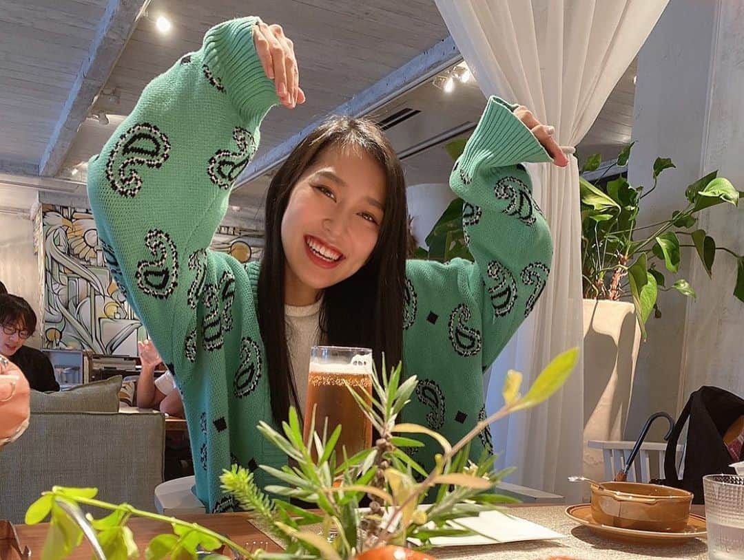 一木みおさんのインスタグラム写真 - (一木みおInstagram)「レオのハッピーバースデーをしました〜👏🏻✨﻿ ﻿ ﻿ いつも楽しくハッピースマイルなレオ﻿ 周りを誰よりも見てすぐ動けちゃうレオ﻿ カッコいいレオ﻿ 努力家(とみせていないけど超努力家)なレオ﻿ ご飯作り上手なレオ﻿ ルリコの脚を守るレオ﻿ ﻿ レオってそんな人なんです。﻿ とにかくイケメン。﻿ 暖かくて、優しくて、周りを楽しませるのが上手で。﻿ ﻿ これからも楽しい事をたくさん一緒にしていきたいって思う大切なお友達！﻿ ﻿ 何でもパーフェクトに仕上げられちゃうハレナと﻿ 優しく、たまにビシッと言うルリコと﻿ みんなといる空間が大好き〜落ち着く〜いつもありがとう。﻿ ﻿ レオ、お誕生日おめでとうこれからもハッピーがたくさんありますように🌈✨﻿ ﻿ #レオ #hbd #birthday #happybirthday #friends #blackterrace #ブラックテラス #神泉 #model #photography #撮影 #photo  #ootd #粉我 #时装  #likeforlikes  #hairstyles  #photooftheday #fashion #igers #サプライズ #渋谷  #instagood #surprise﻿ #좋아요 #패션 #셀피 #먹스타그램 #맛집 #ミオチキのイチニチ」10月22日 8時00分 - mioichiki30