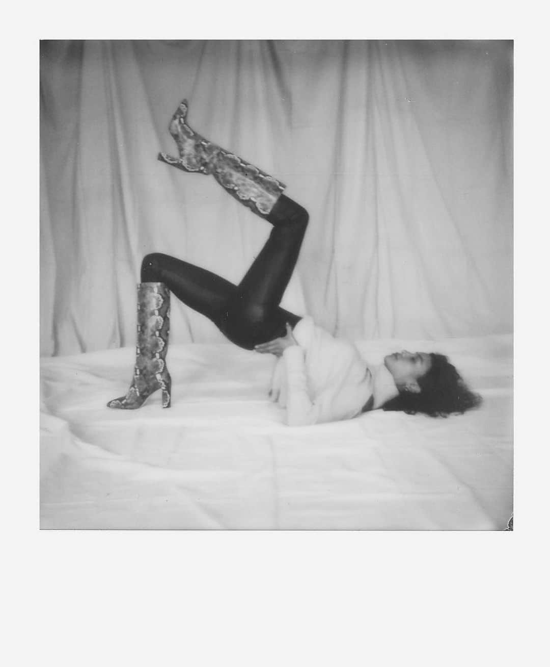 ペイジさんのインスタグラム写真 - (ペイジInstagram)「Meet Carmen. The perfect fall boot made of Italian leather and designed with extra padding in the insoles to ensure that it is comfortable to wear from day to night. #MyPAIGEPair」10月22日 8時06分 - paige