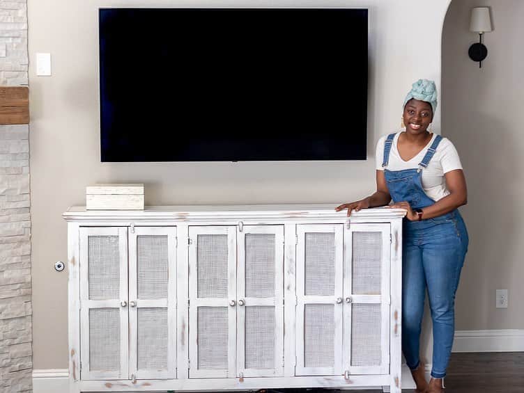 Grace Bonneyのインスタグラム：「When you become a parent, is it true that you just can’t have nice things?  Well, we’ve had this tv console for a while and it has glass inserts in the doors but with two little ones exploring and experimenting, the glass inserts soon became broken.   But as a mom it’s not about ditching the nice things but making the nice things fit our lifestyle.   This is why I decided to take out the glass inserts and instead replace it with cane webbing.   This would not only provide safety for my children but also keep the tv console as a statement piece.   I absolutely loved the way it came out and in fact, I love it way more than the original look.   What do you think?   Have you had to be creative with your home decor to fit your lifestyle?   Swipe ⬅️ for before  Head over to stories to see how I updated my TV console!😱」