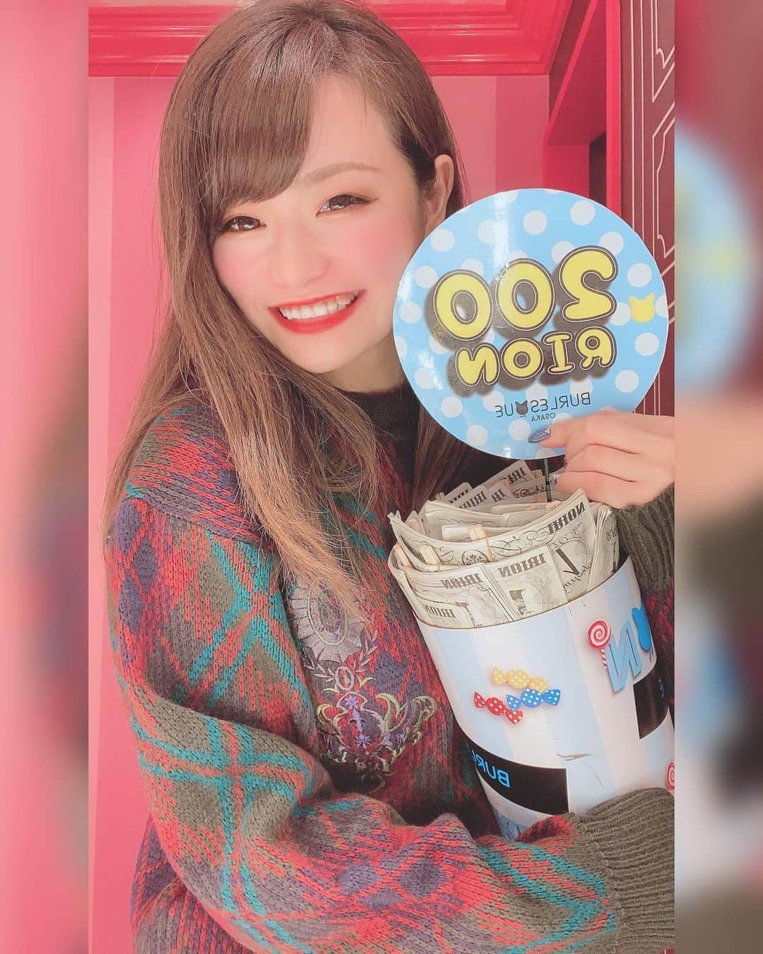 キティさんのインスタグラム写真 - (キティInstagram)「＊ . . 💙💙💙💙💙💙💙 . . ＊  #1mmでもいいなと思ったらいいね  #バーレスク大阪 #バーレスク東京  #burlesque #超楽しいの向こう側  #北新地 #バーレスク劇場 #グラビア #ショーガール #わがままボディ #八重歯女子 #instagood #相互フォロー #ばれすく #童顔女子 #チア #インスタ映え #ナチュラルメイク #followme #showgirl #like4like #burlesqueosaka  #burlesquetokyo  #家にいよう #コロナに負けるな #おうち時間 #TikTok #stayhome」10月21日 23時45分 - burlesqueosaka_kitty