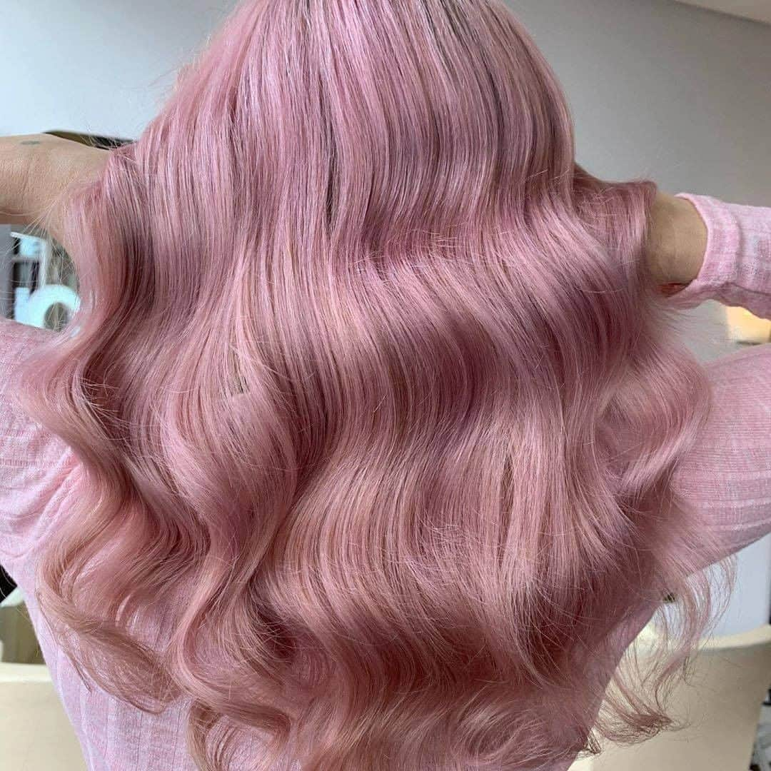 ghd hairさんのインスタグラム写真 - (ghd hairInstagram)「We'll never get bored of candyfloss pink waves ✨💘   @sarahmasonprofessional   #ghd #ghdhair #ghdhairpro #breastcancerawarenessmonth #pinkwaves #pinkhair #pinkwaves #hairgoals」10月21日 23時45分 - ghdhair