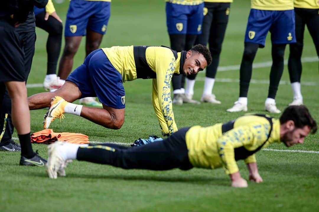 ジュニア・スタニスラスのインスタグラム：「Ready, set.....🏴󠁧󠁢󠁷󠁬󠁳󠁿⚽️」