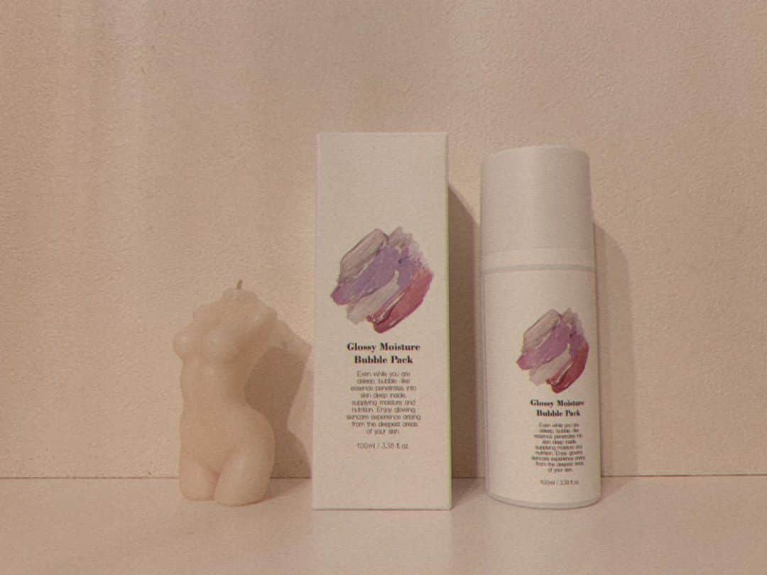 AYA YAGISHITAのインスタグラム：「@milktouch_japan  glossy moisture bubble pack🛁 . . シュワシュワする泡が気持ち良くて、 保湿もたっぷりしてくれる🥚 そして見た目も可愛い🧠♡」