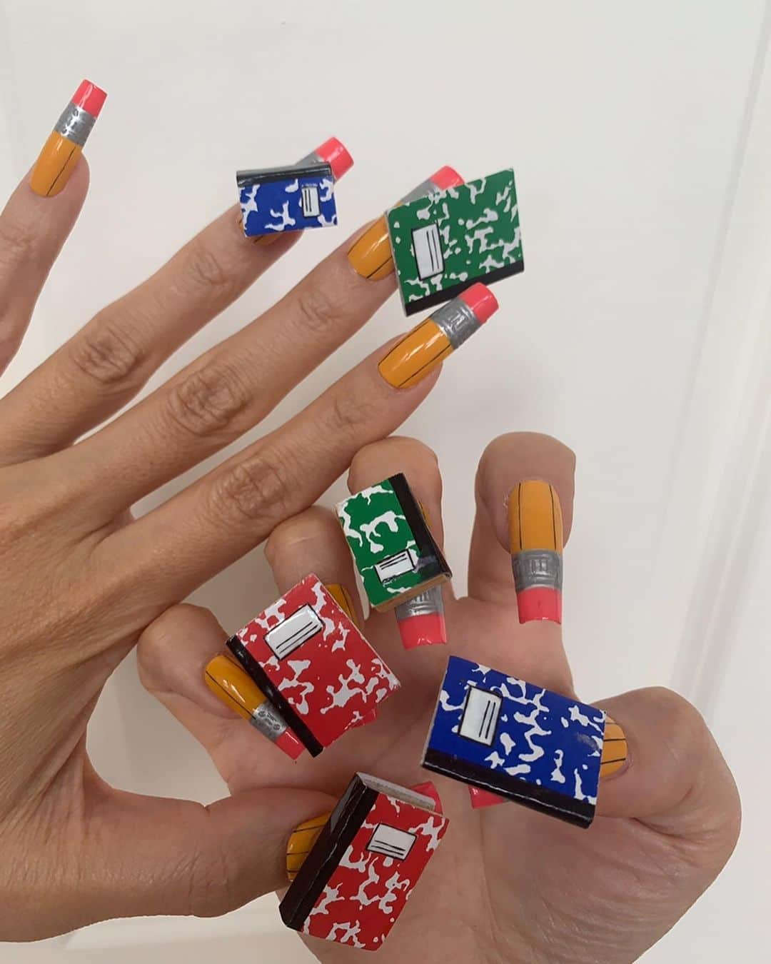 Mei Kawajiriさんのインスタグラム写真 - (Mei KawajiriInstagram)「Pencils and hand made composition note book ✏️📓✏️📓 #Nailsbymei」10月22日 0時01分 - nailsbymei