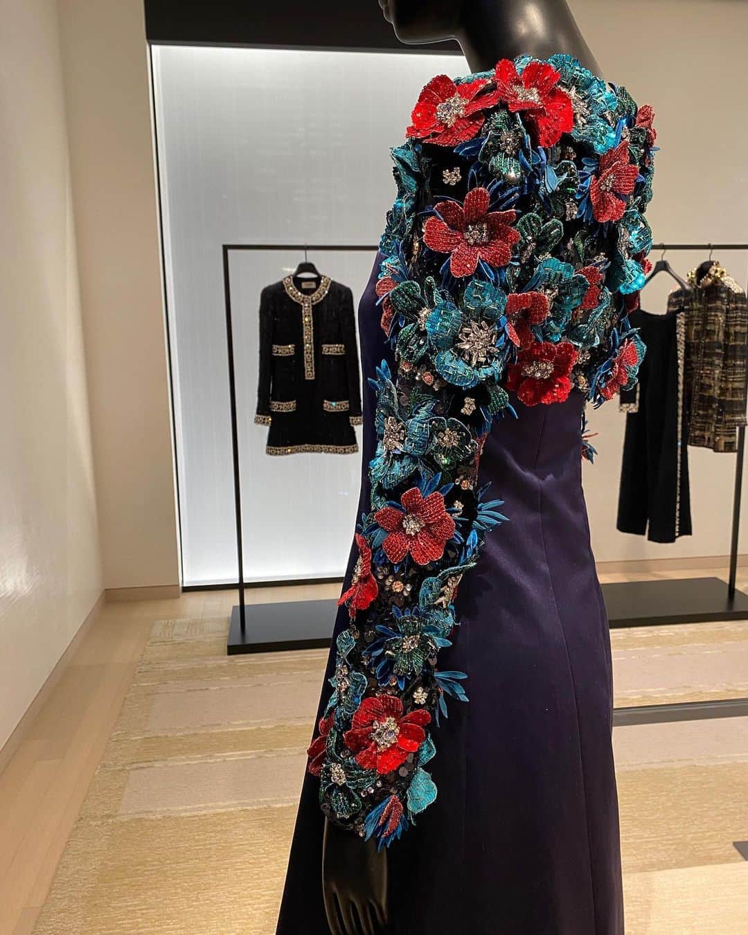 エモン・久瑠美のインスタグラム：「@chanelofficial #CHANELhautecouture 🥰 le rêve 🥰」