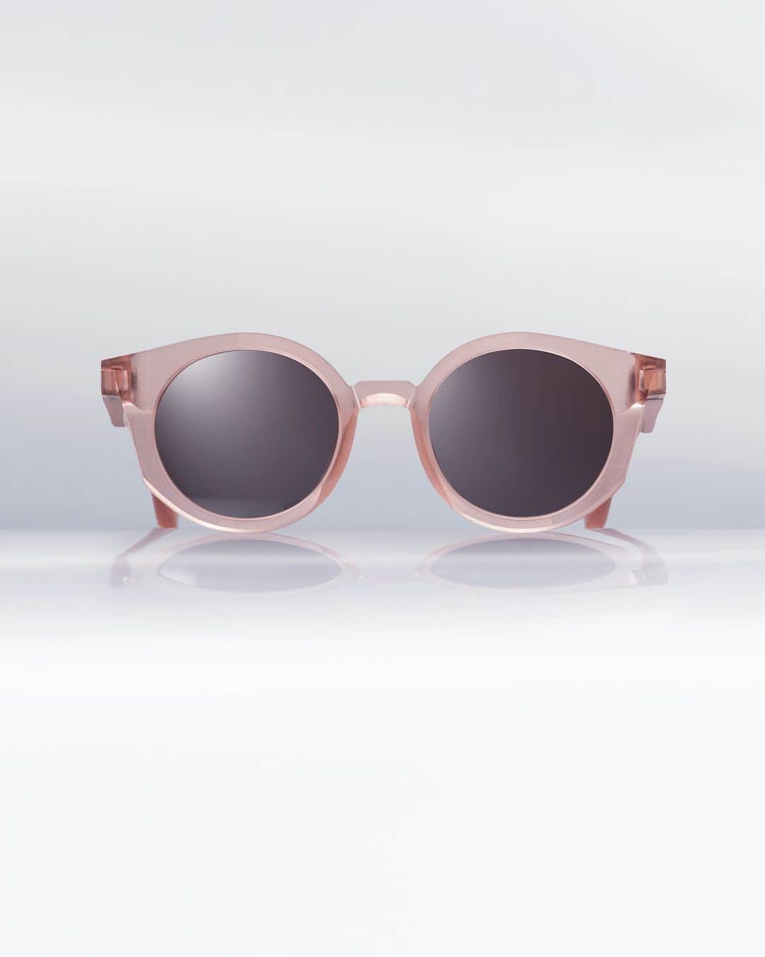 のインスタグラム：「Sunglasses MMRAW013 in Raw Melrose by MYKITA + MAISON MARGIELA. Available now in store and online. __ #mykita #mykitamargiela #maisonmargiela」