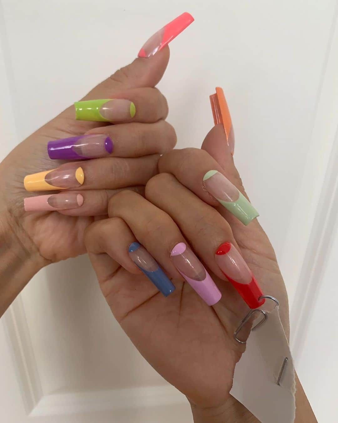 Mei Kawajiriさんのインスタグラム写真 - (Mei KawajiriInstagram)「Colored French with little note 💙♥️🧡💛💚💜 #Nailsbymei」10月22日 0時05分 - nailsbymei