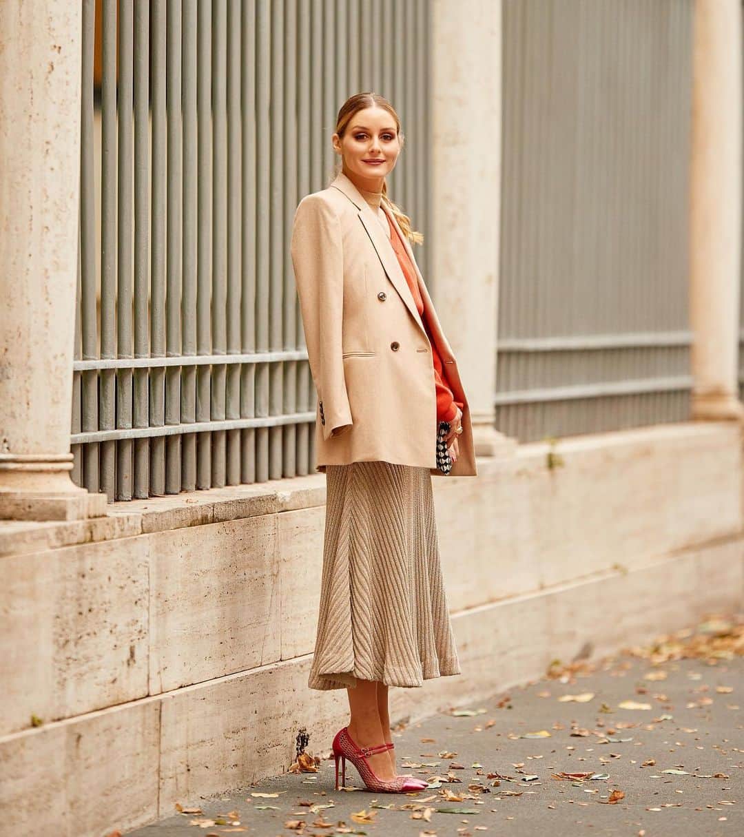 オリヴィア・パレルモのインスタグラム：「Suddenly in the mood for a pumpkin spice latte ☕️🎃 #psl⁣ ⁣ 📷: @eva.espresso」