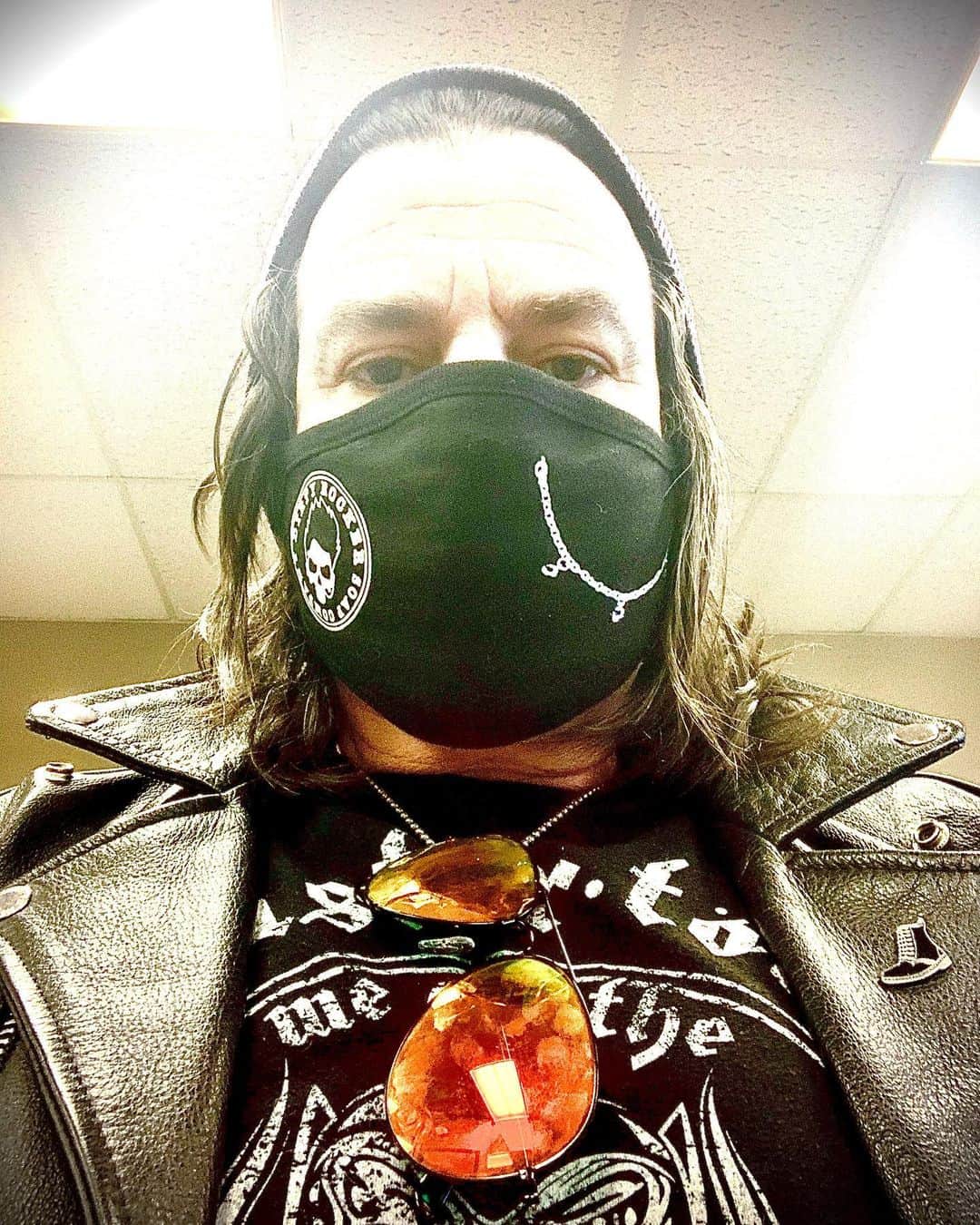 レイチェル・ボランさんのインスタグラム写真 - (レイチェル・ボランInstagram)「Dirty Rocker Soap Company mask prototype. Who’s in? #mask #staysafe #dirtyrocker #follow」10月22日 0時13分 - officialrachelbolan