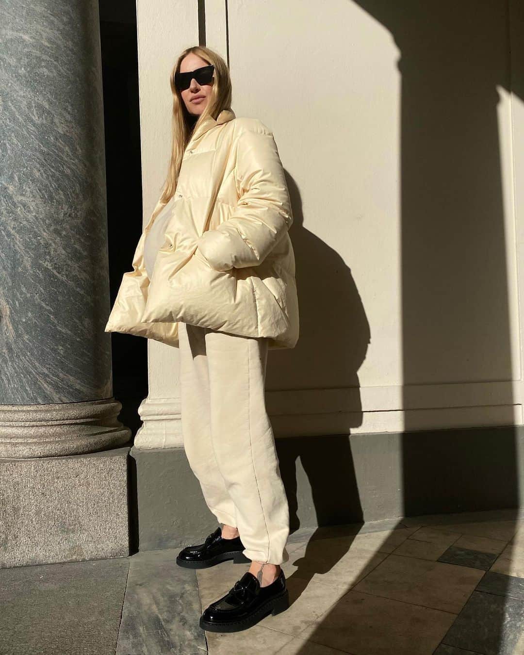 ペニーレ・タイスベックのインスタグラム：「Annonce Puff Mama💛 @mytheresa.com @jilsander」