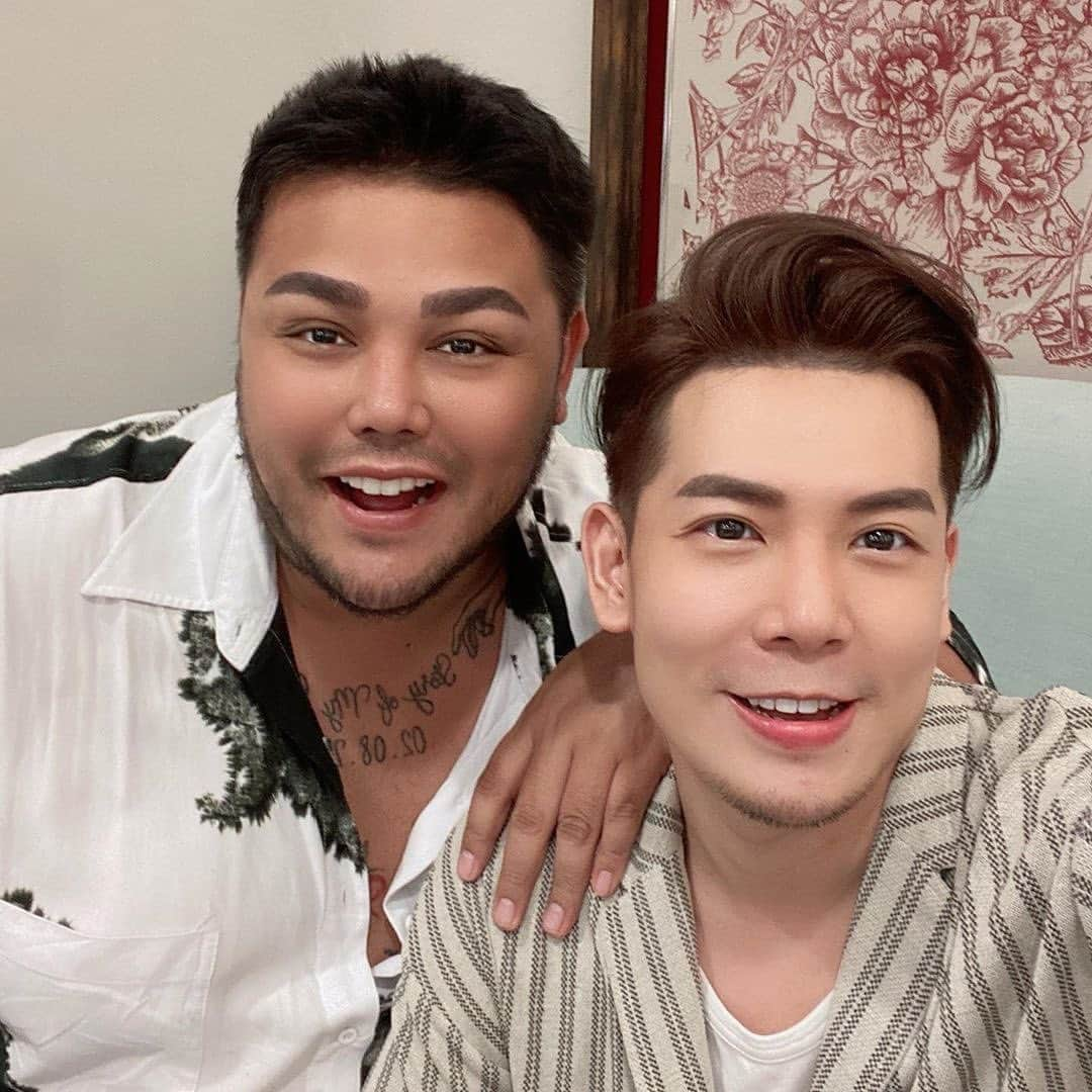 Ivan Gunawanさんのインスタグラム写真 - (Ivan GunawanInstagram)「Thank you so much @brow_z_microblading  saya hanya mempercyakan  sulam alis saya  dengan orang hebat ini ... 🙏🙏🙏🙏 nice to see you again master ❤️❤️」10月22日 0時32分 - ivan_gunawan