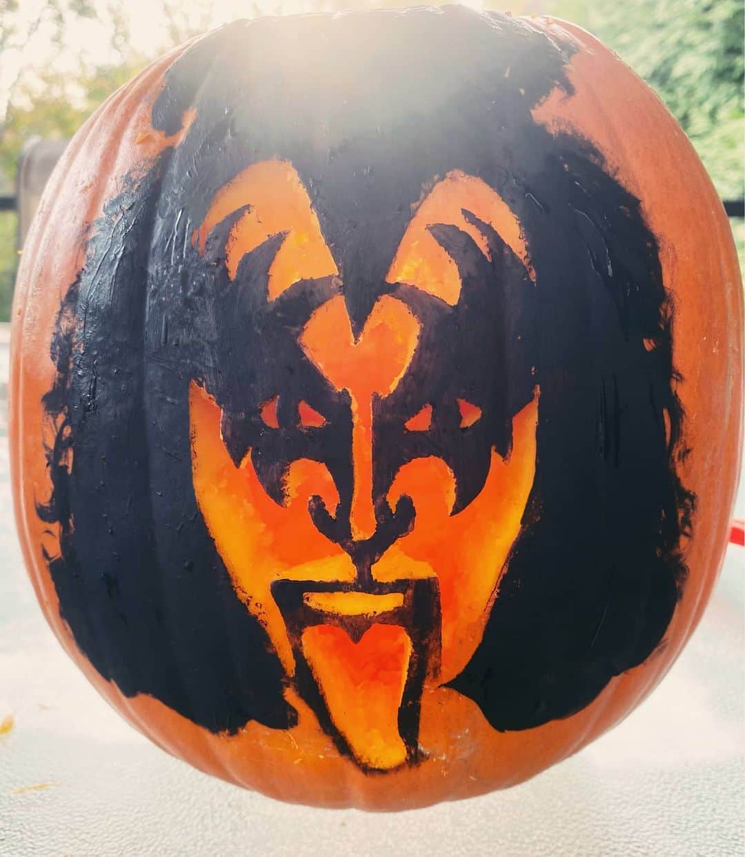 KISSさんのインスタグラム写真 - (KISSInstagram)「Rockin' the #Halloween season with #KISS! Thanks to Bex Bromley for sharing his carved @genesimmons pumpkin. Awesome!  Show us your #KISS pumpkins & #Halloween decorations, #KISSARMY!  Share them on the letters page at KISSOnline.com.」10月22日 0時43分 - kissonline
