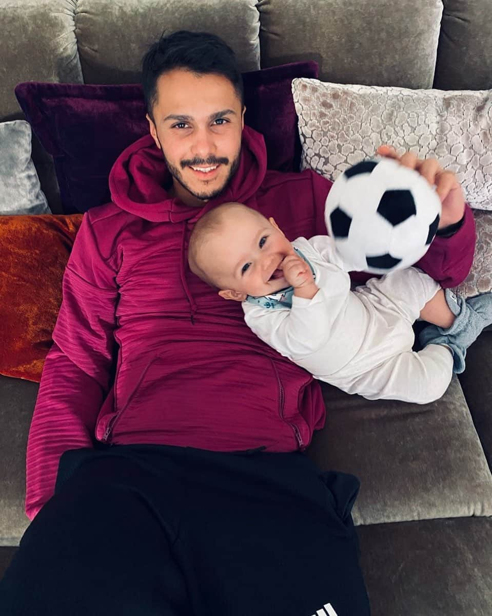 レオナルド・ビッテンコートのインスタグラム：「👶🏻⚽️」