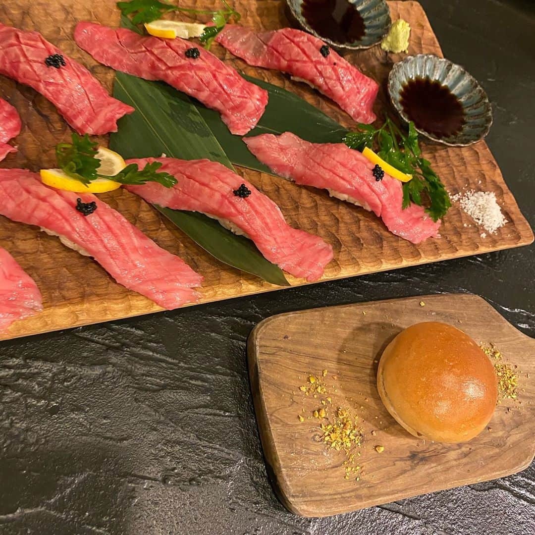 石原由希さんのインスタグラム写真 - (石原由希Instagram)「肉寿司食べたんんん #石原由希#肉バル#肉バルkacchan」10月22日 0時52分 - yukichan818181