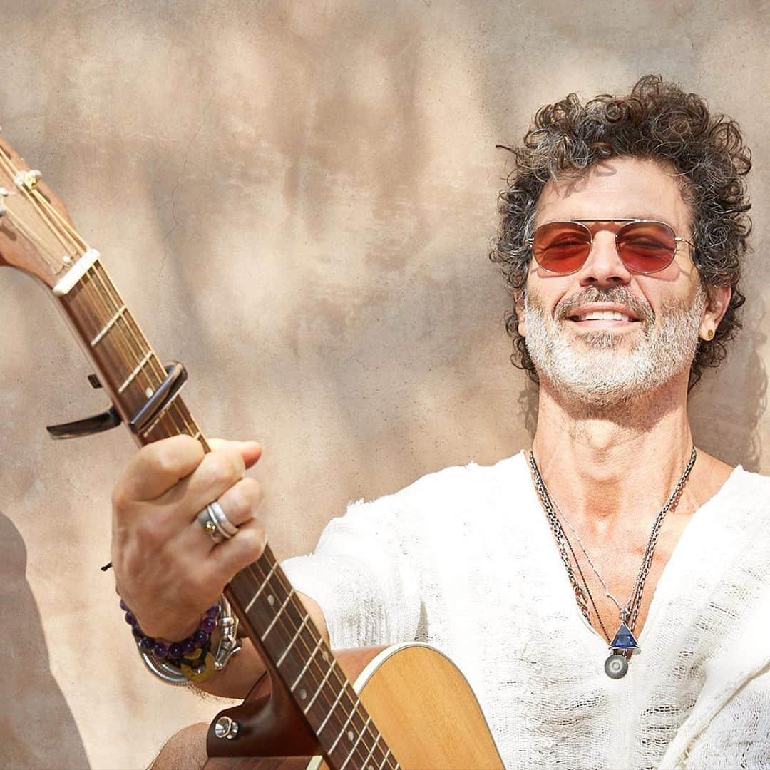 ジーエルシーオーのインスタグラム：「Guitarist and songwriter Doyle Bramhall II takes us through his day—which could include everything from energetic healing work with @hanahliving to shredding with Eric Clapton. Check out our blog for the full story.」