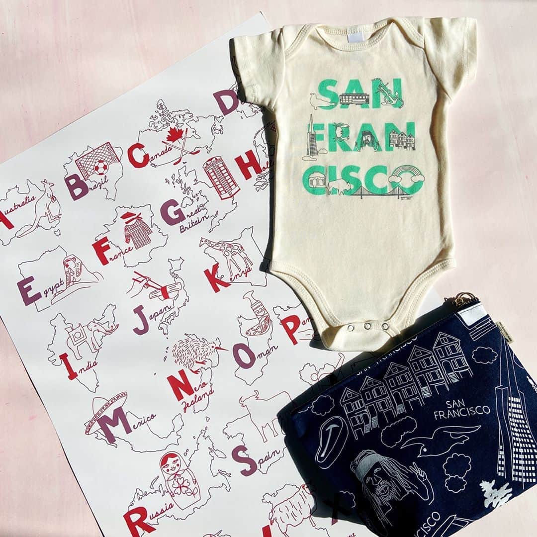 マップトートのインスタグラム：「Our baby-onesie are always a best seller, but over the past few months there have been a flurry of sweet gift messages welcoming little ones from all across the world, so we created #BabyBundles to make gifting easier this year. Head to the link in bio to see all our bundles (they are discounted, too!)⁠ .⁠ .⁠ .⁠ #BabyGifts #BabyShowerGifts #GiftBundle」